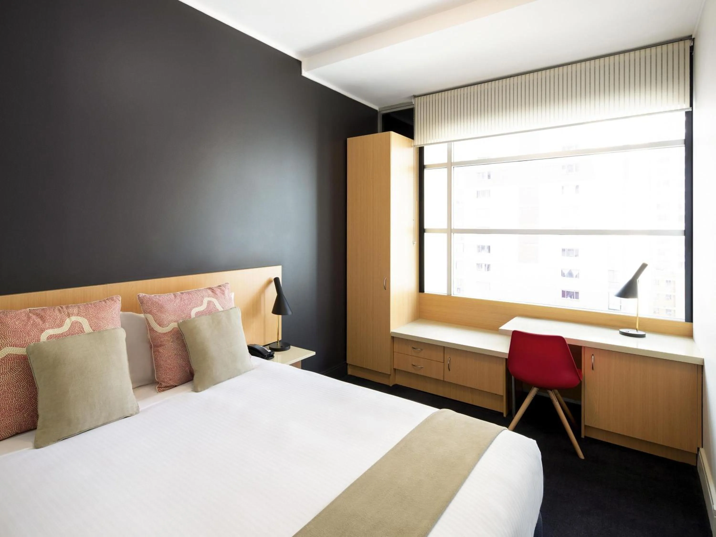 Superior King Room in ibis Sydney World Square
