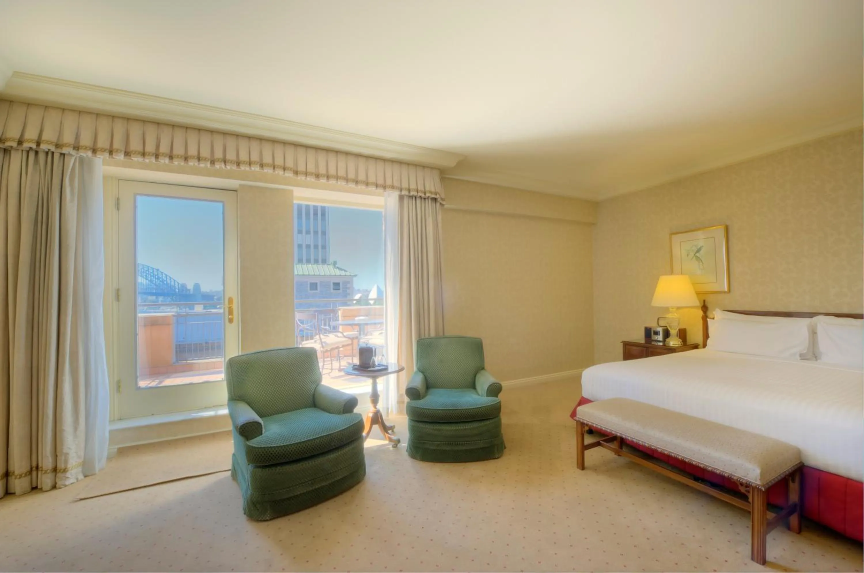 Deluxe Harbor Terrace King Room in Sir Stamford Circular Quay