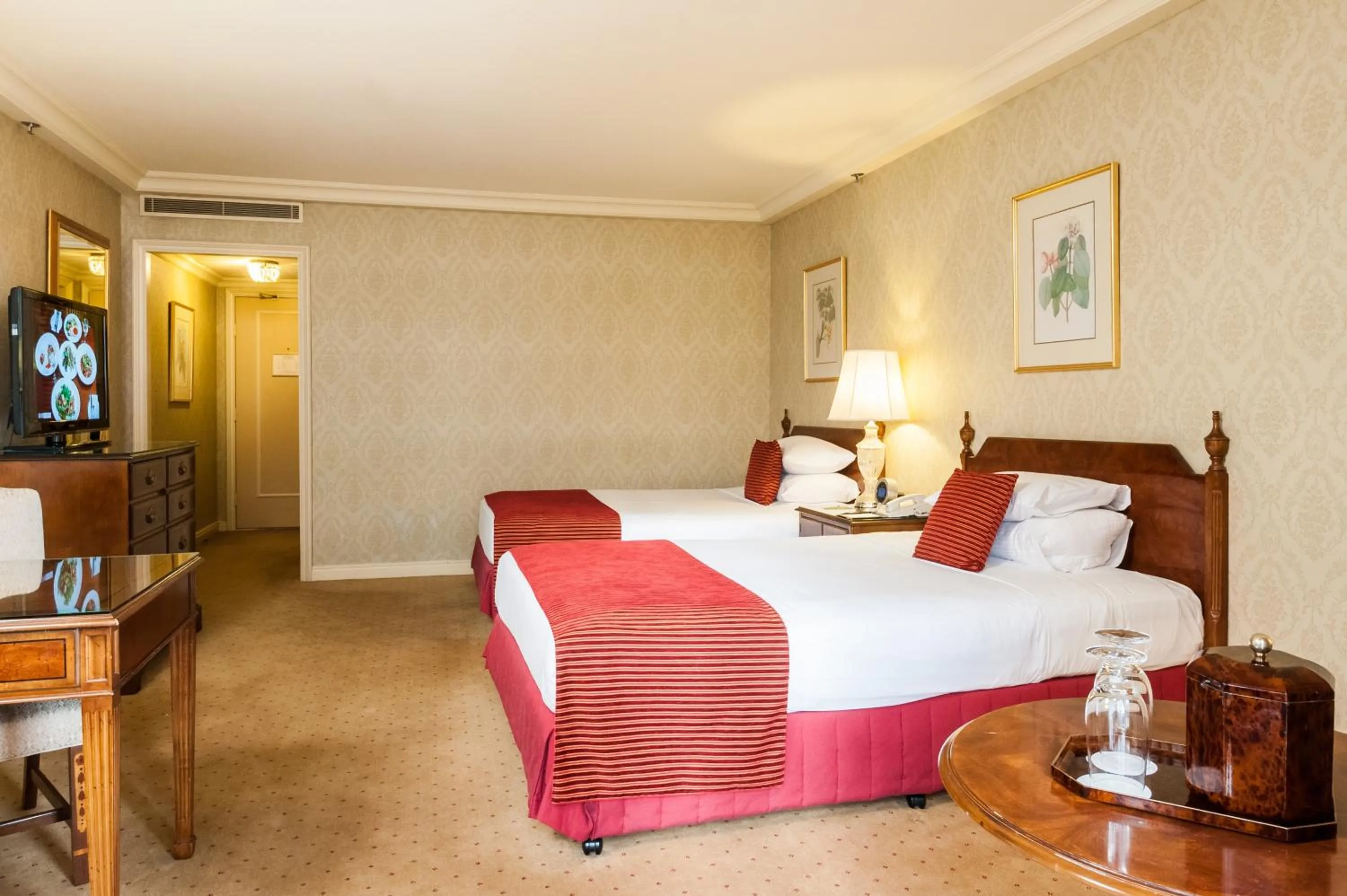 Superior Twin Room in Sir Stamford Circular Quay