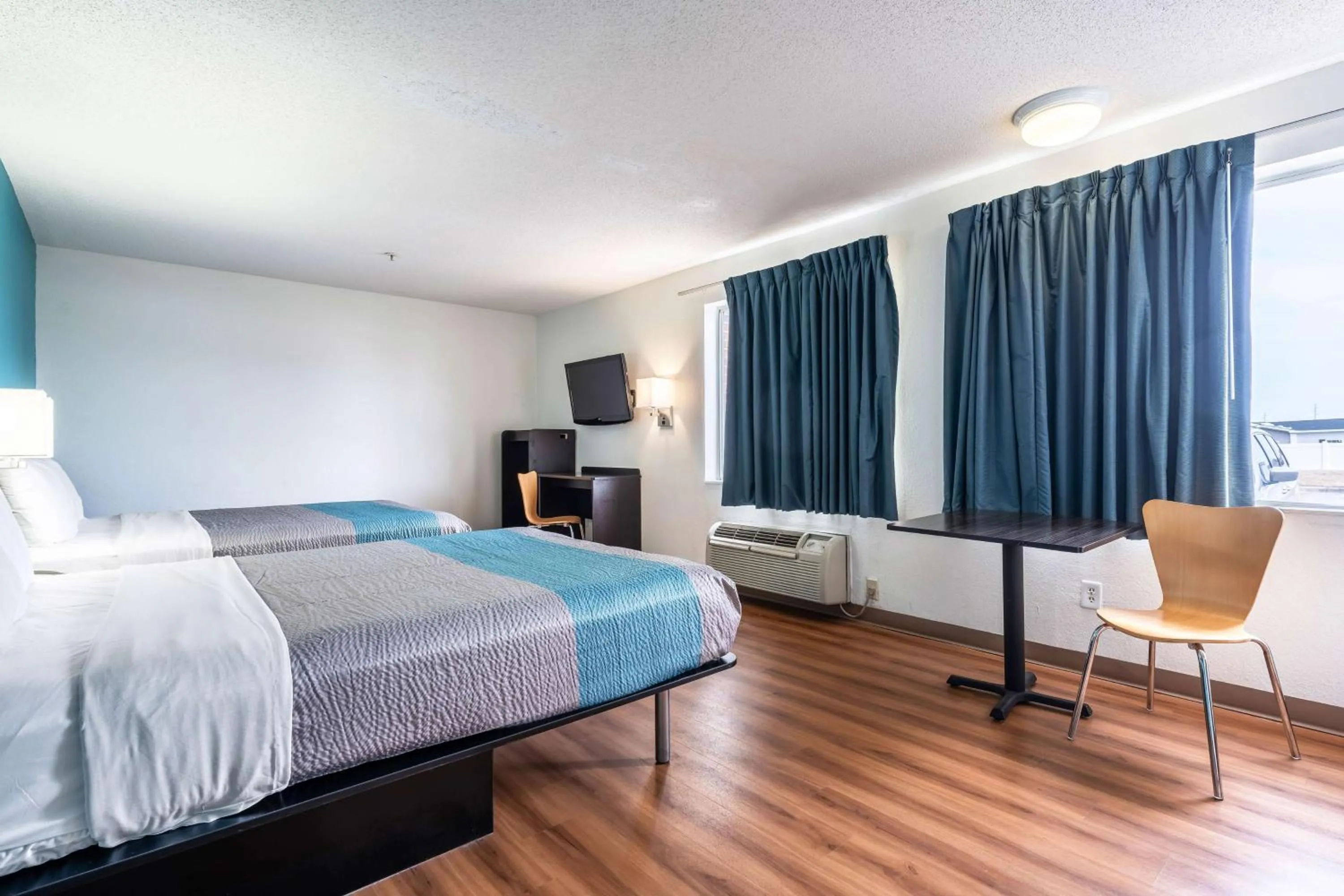 Quadruple Room - Non-Smoking in Motel 6-Rocky Mount, NC