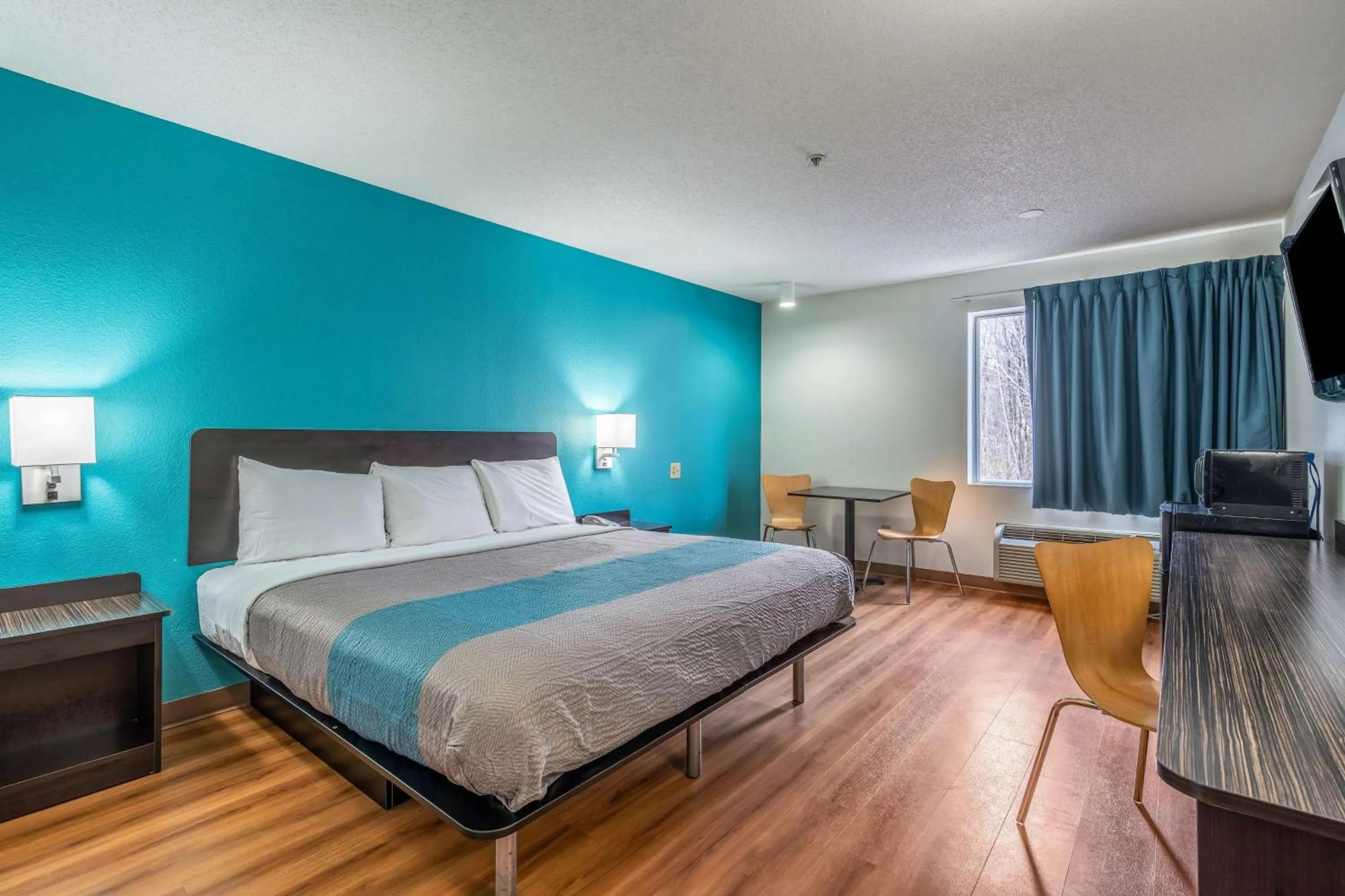 King Room - Non-Smoking in Motel 6-Rocky Mount, NC