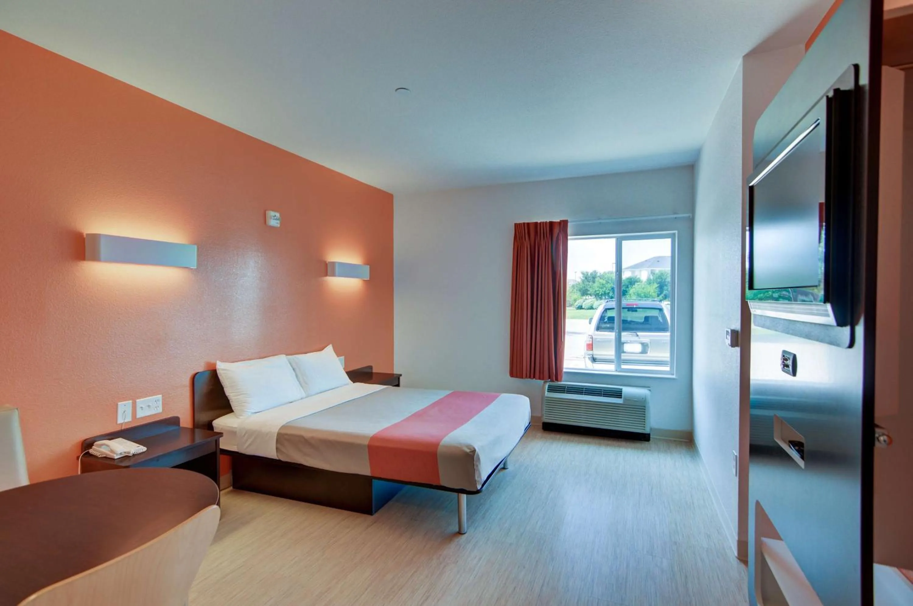 Queen Room - Disability Access in Motel 6-Roanoke, TX - Northlake - Speedway