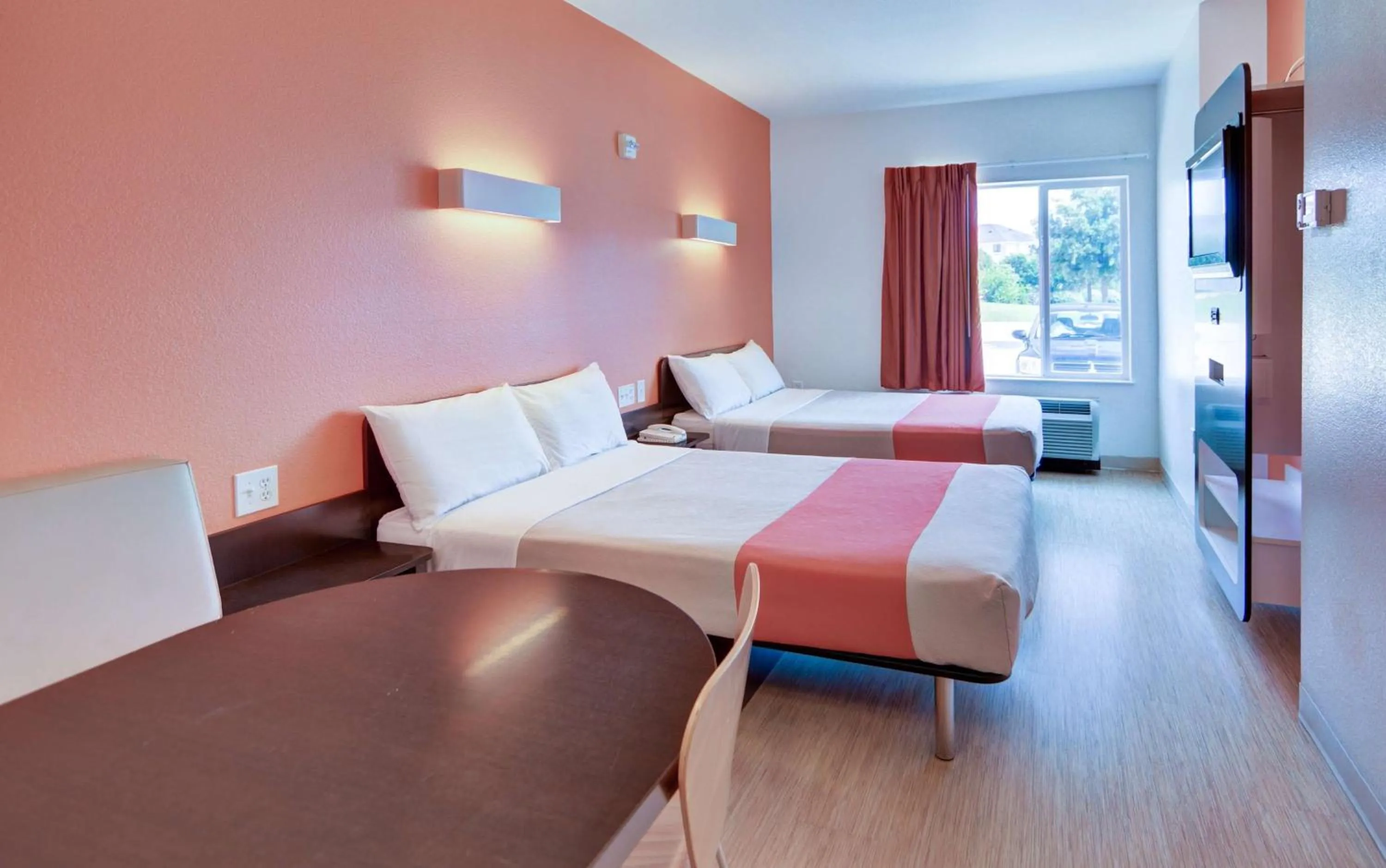 Quadruple Room - Disability Access - Non-Smoking in Motel 6-Roanoke, TX - Northlake - Speedway