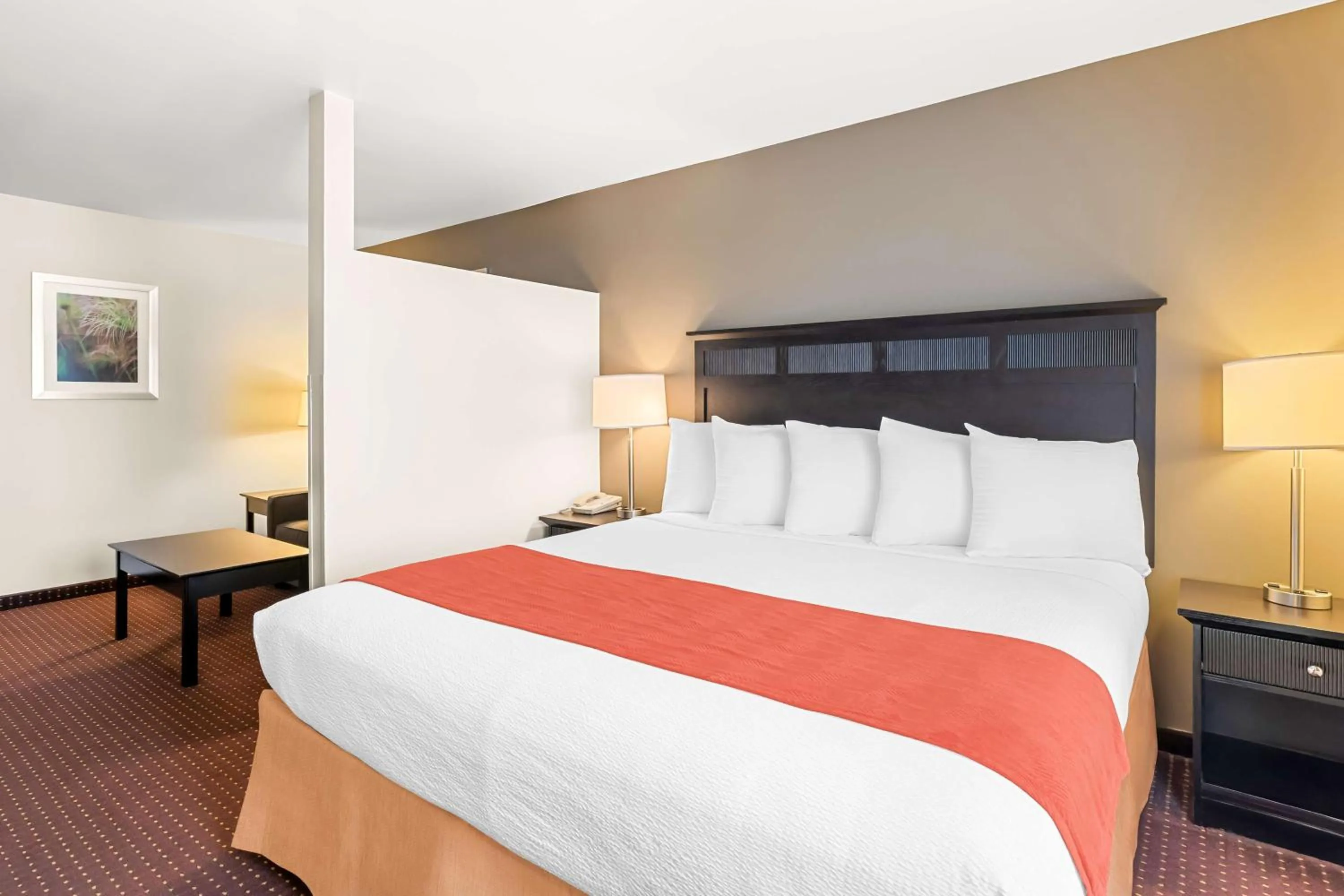 Deluxe King Suite - Non-Smoking in Best Western Legacy Inn & Suites Beloit/South Beloit