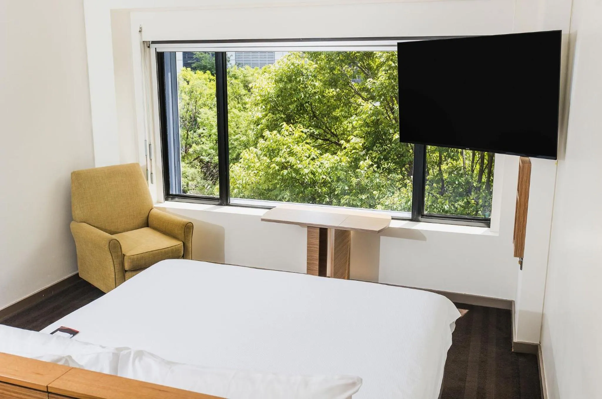 Standard King Room with City View in Crowne Plaza Canberra by IHG