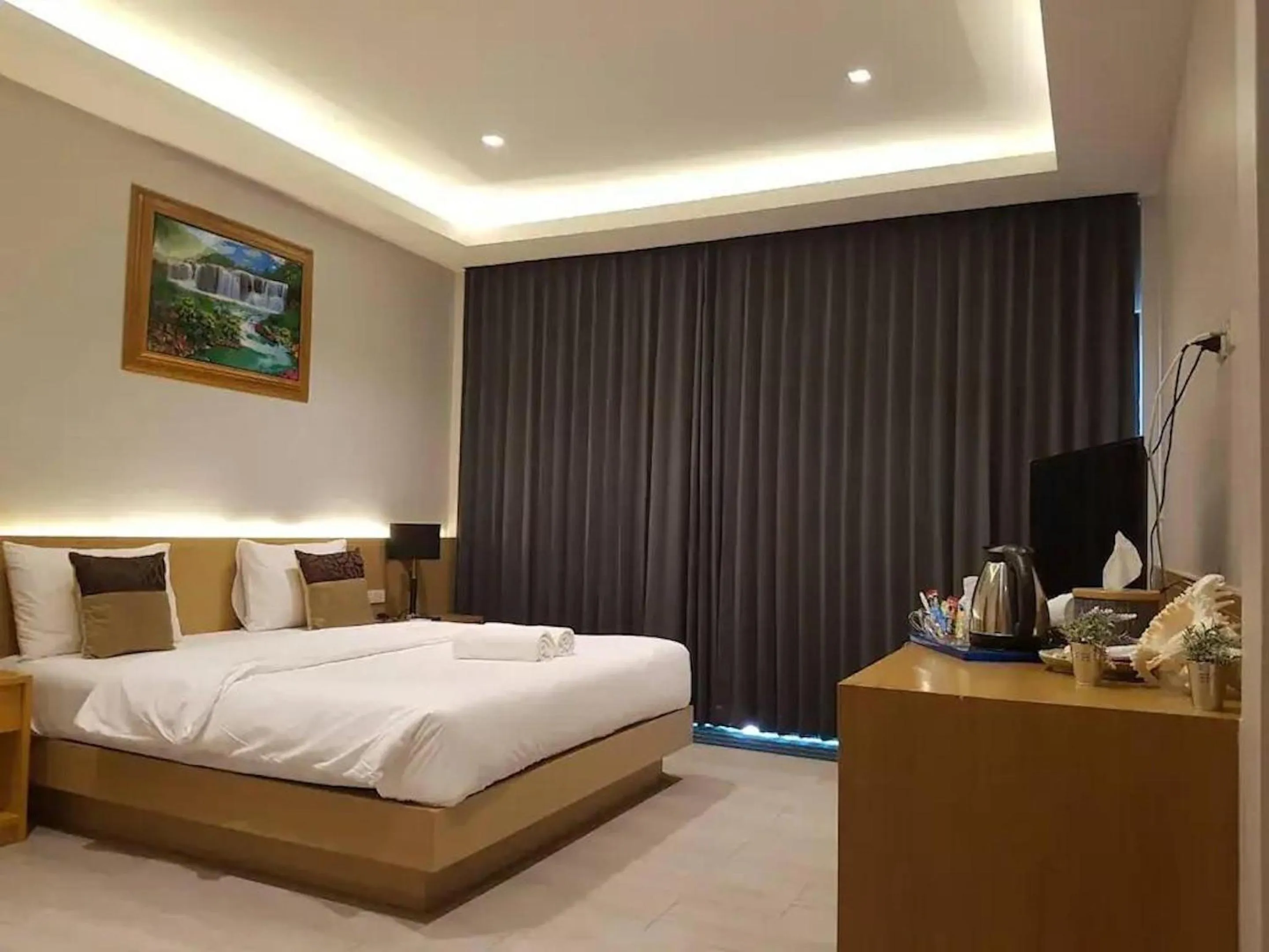 Superior Queen Room in Mayor Hotel Villa Cha Am