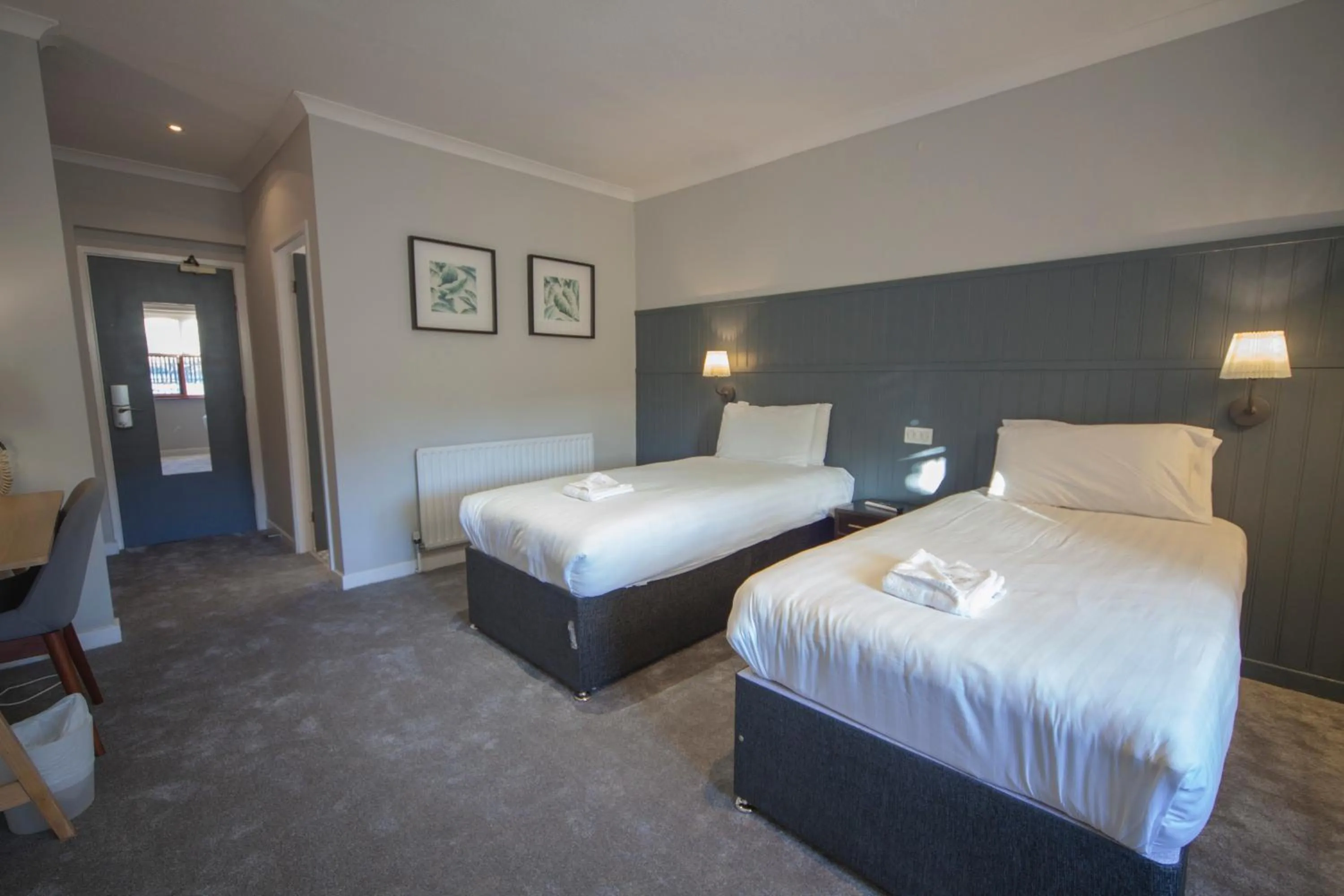 Twin Room in Highfield Hotel