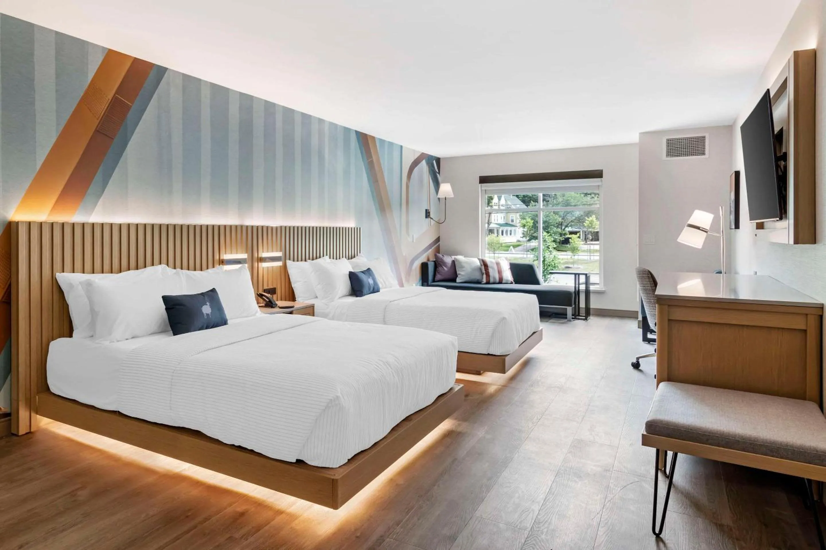 Quadruple Room with Two Queen Beds - Non Smoking in Cambria Hotel North Conway