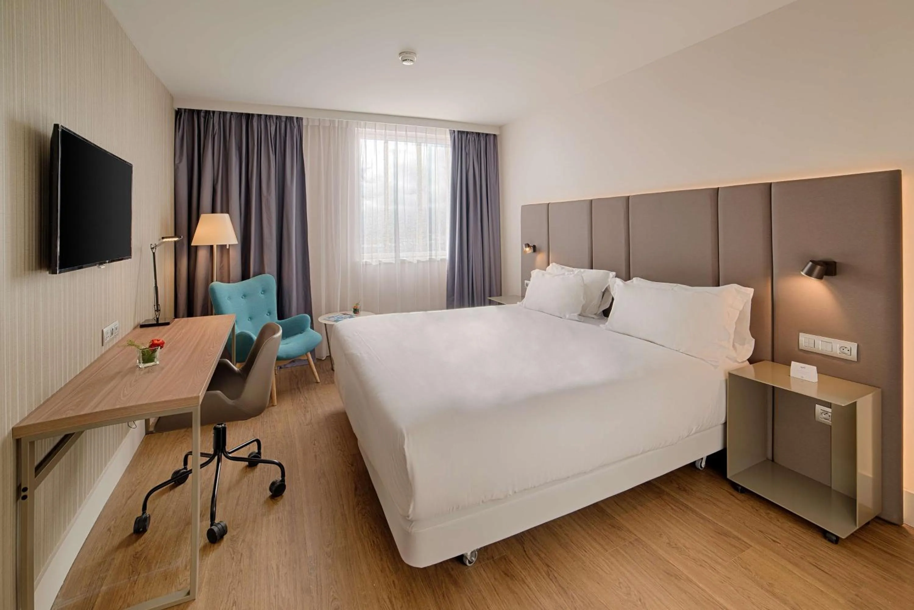Standard Double or Twin Room in NH Toulouse Airport