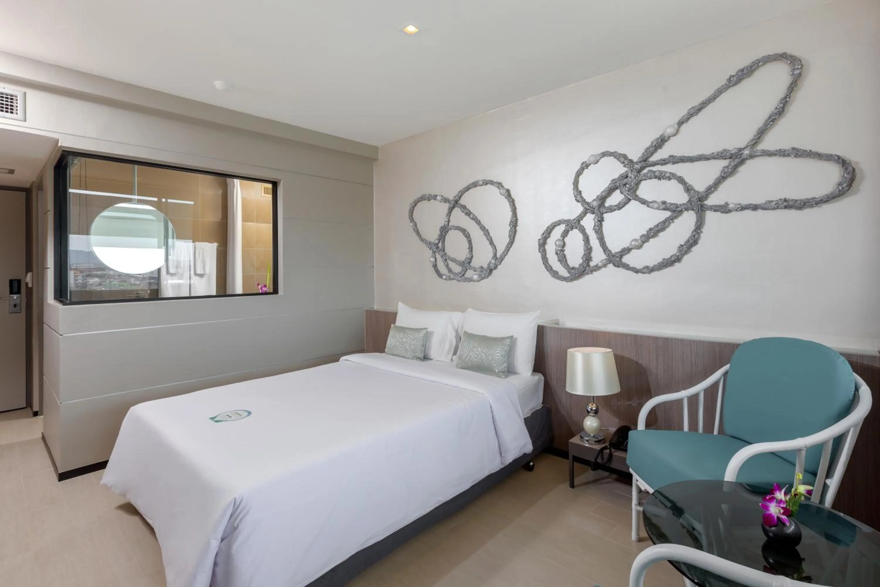 Superior Twin Room in Pearl Hotel Phuket