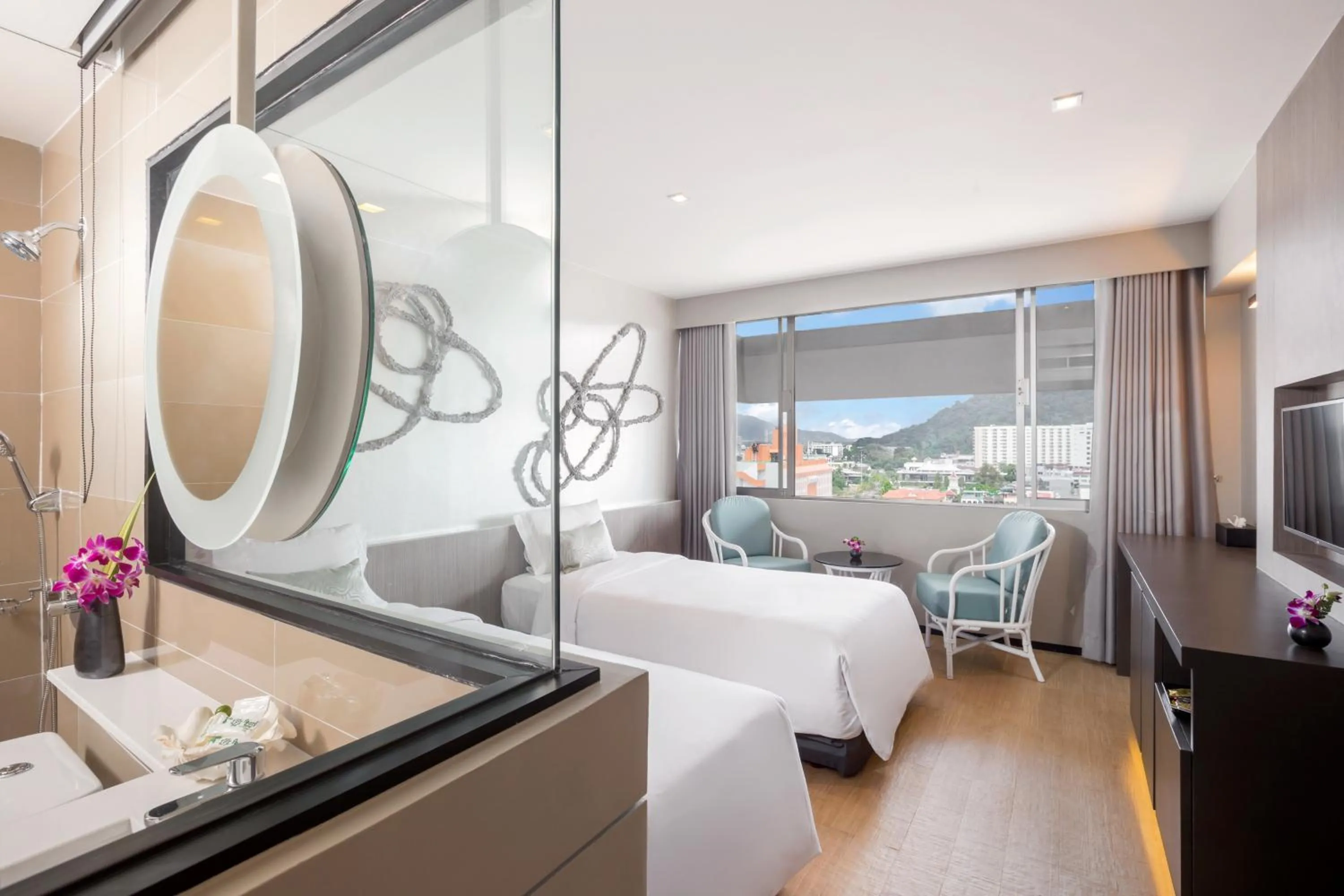 Standard Twin Room in Pearl Hotel Phuket