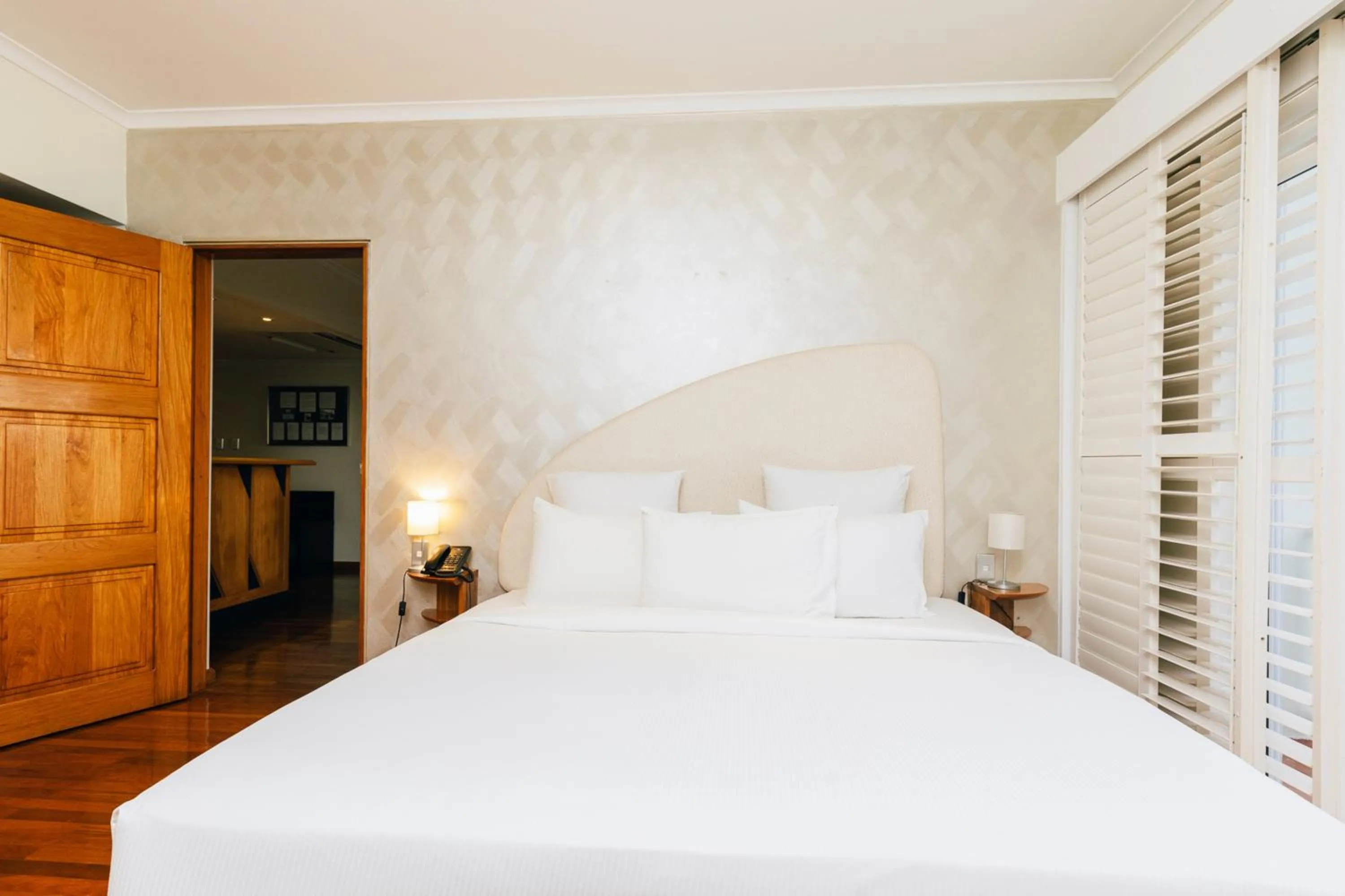 Fountain Wing Suite - single occupancy in Airways Hotel