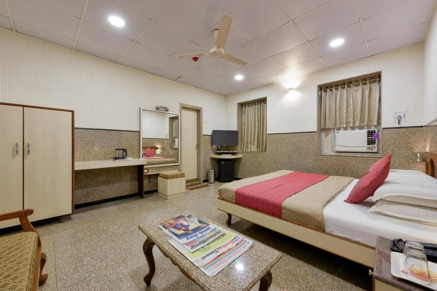 Super Deluxe Double Room in Hotel Royal Castle