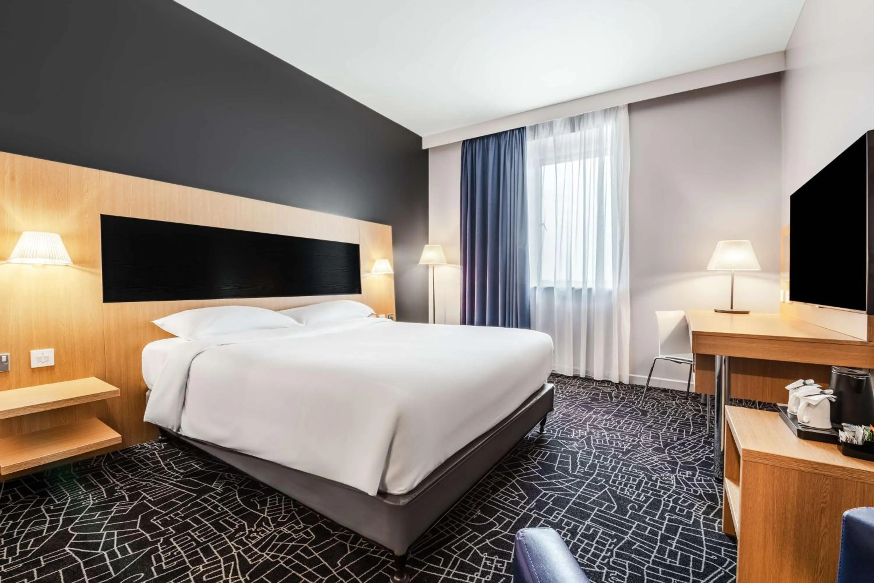 Superior Room in Park Inn by Radisson Peterborough