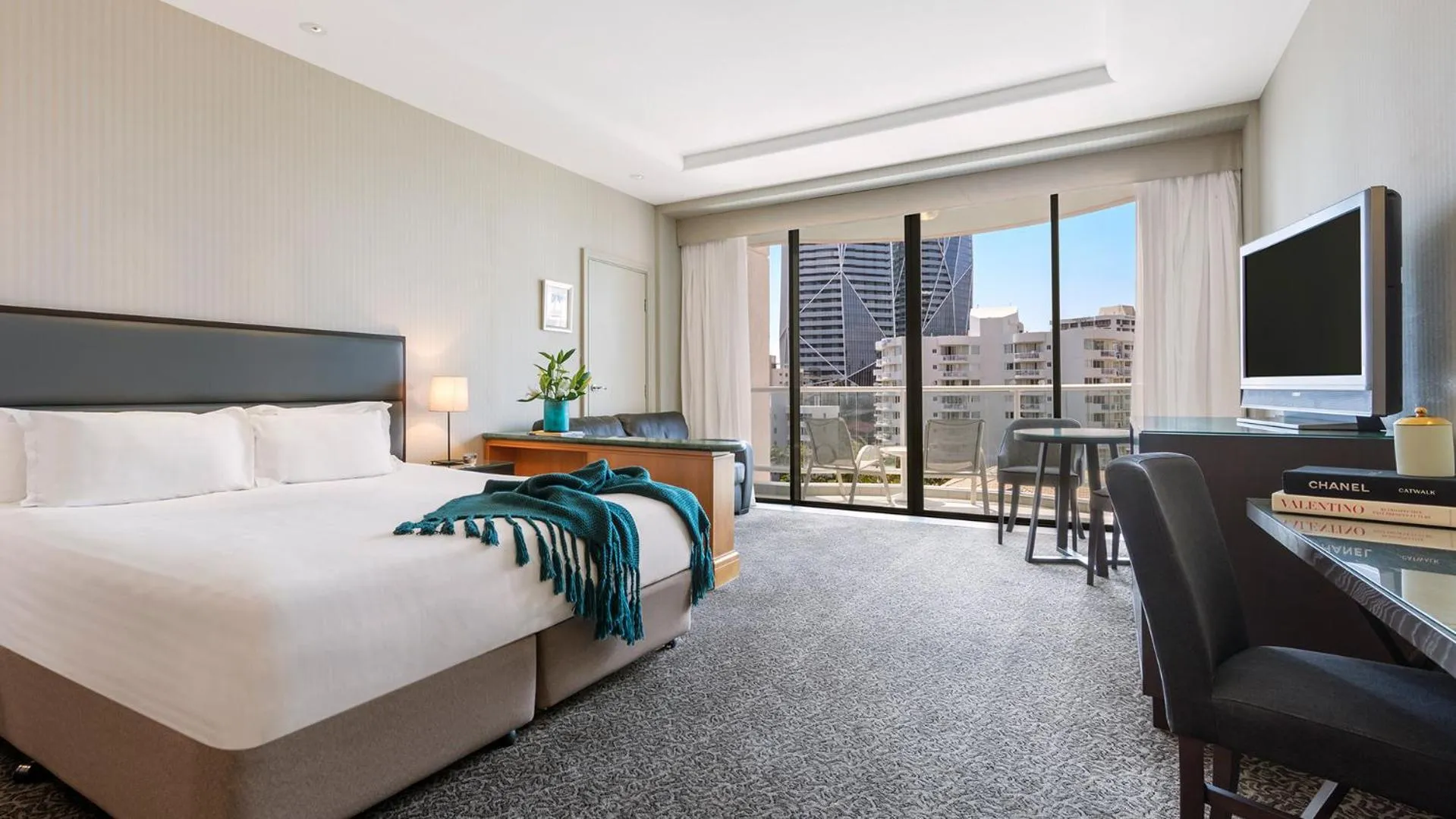 Two-Bedroom Dual-Key Apartment in Oaks Gold Coast Hotel