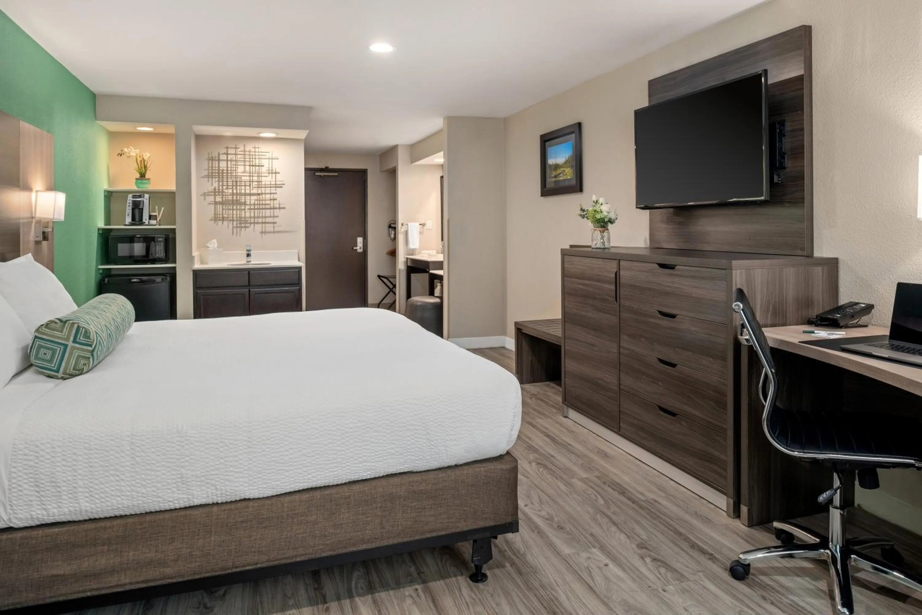 King Room - Disability Access in Yosemite Southgate Hotel & Suites