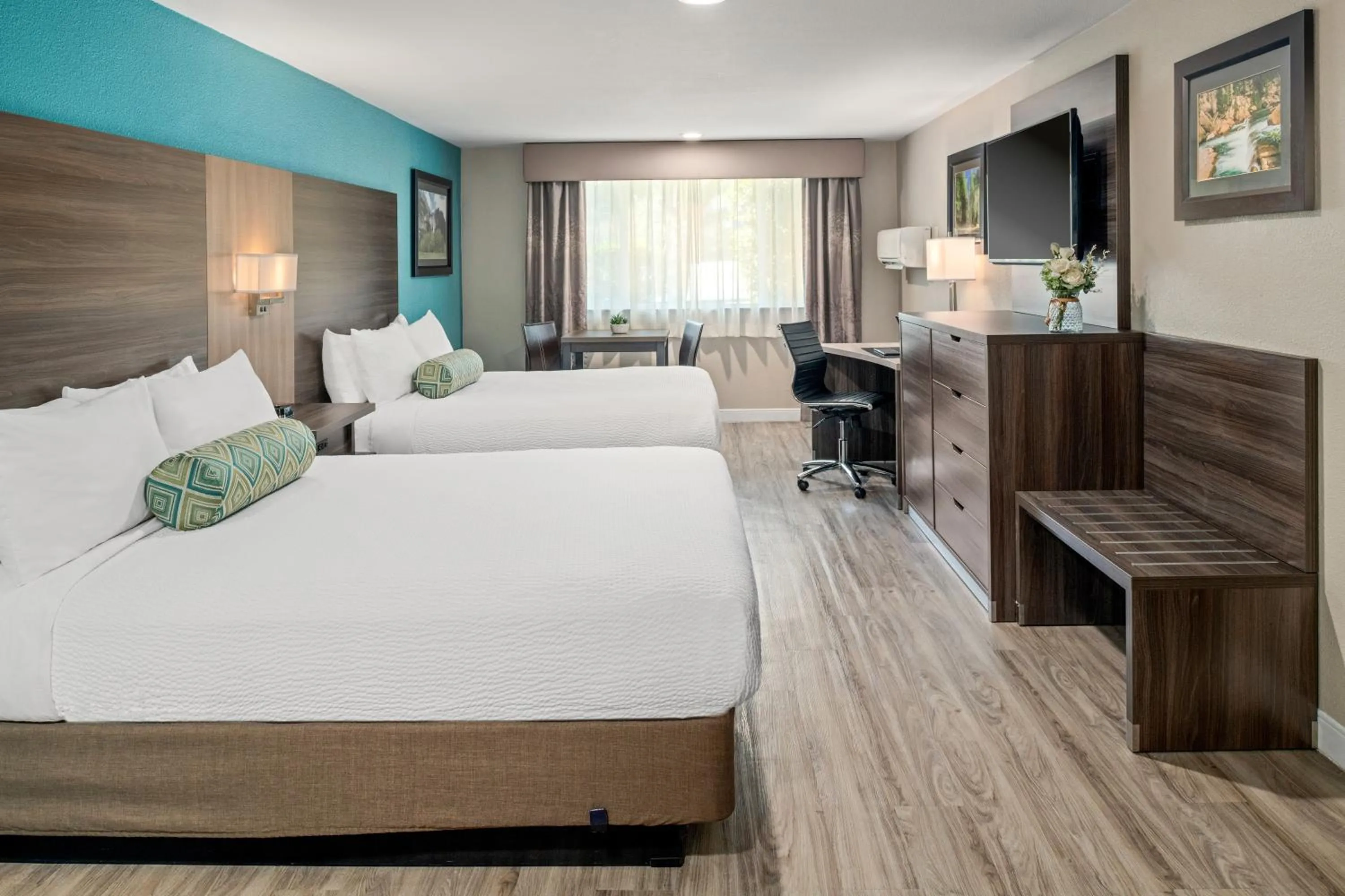 Family Suite in Yosemite Southgate Hotel & Suites