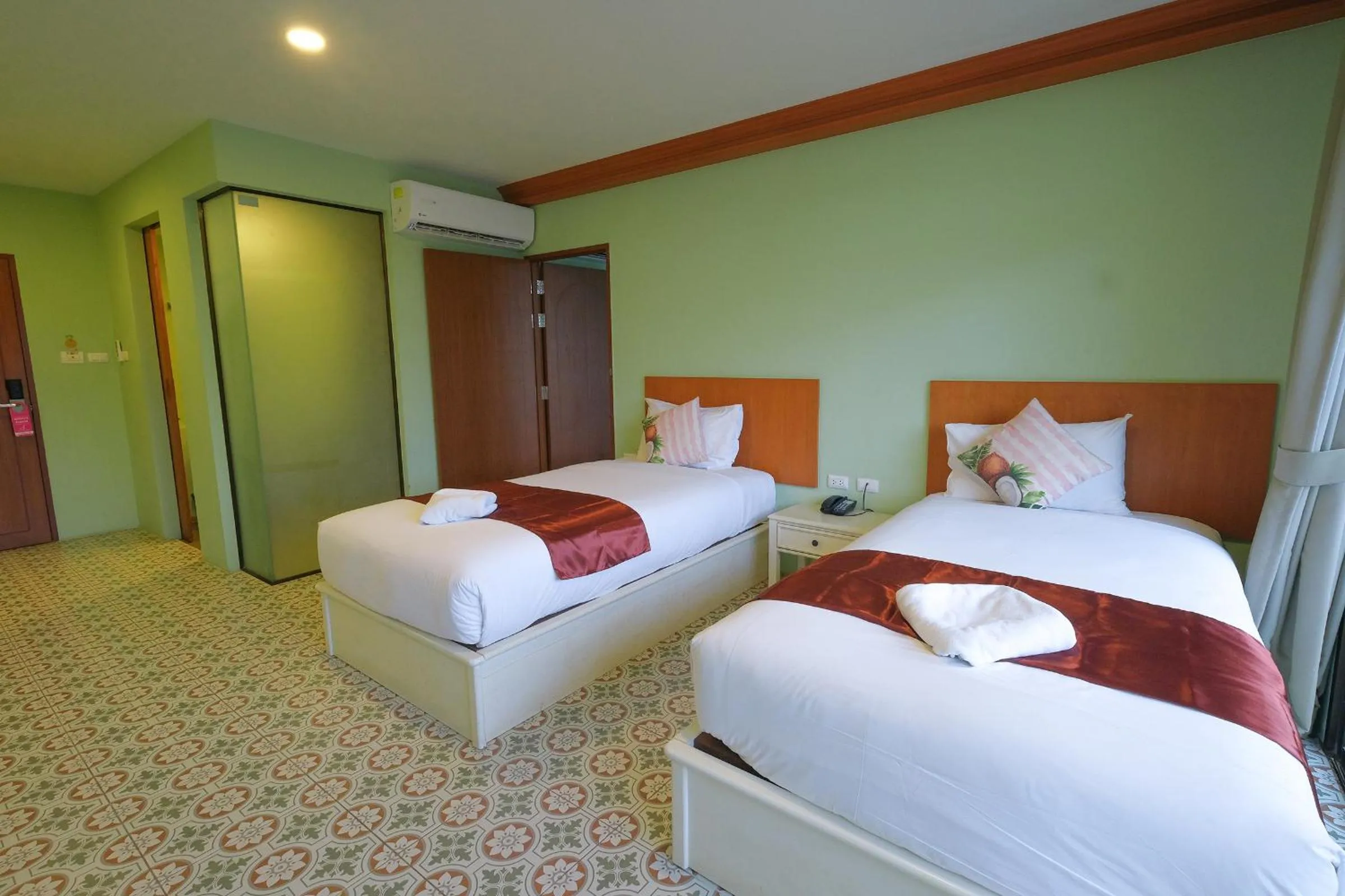 Family Two-Bedroom in The Pineapple Hotel