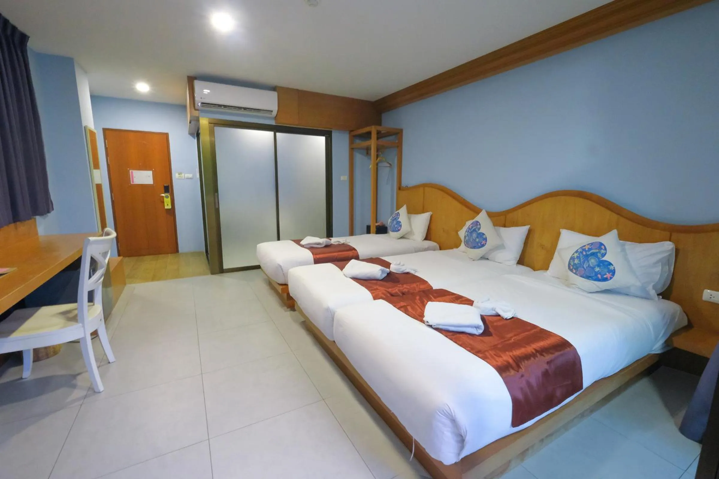 Triple Pool View in The Pineapple Hotel