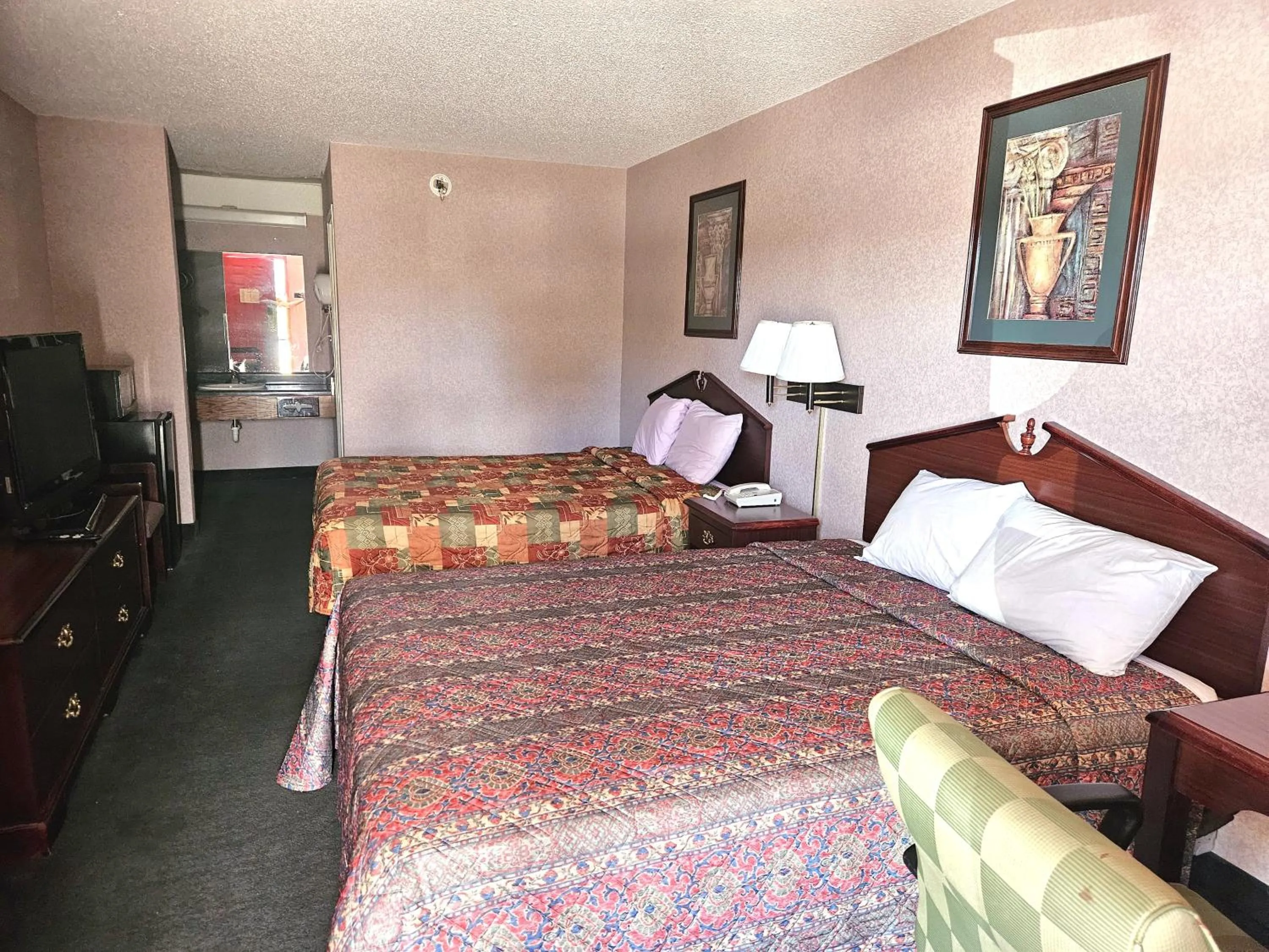 Standard Double Room with Two Double Beds in OYO Hotel East Macon I-75