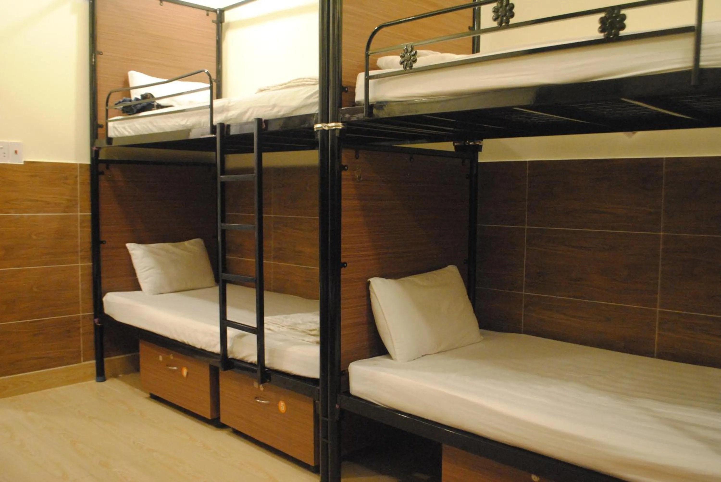 Bed in 8-Bed Mixed Dormitory Room in Language Exchange Hostel 1