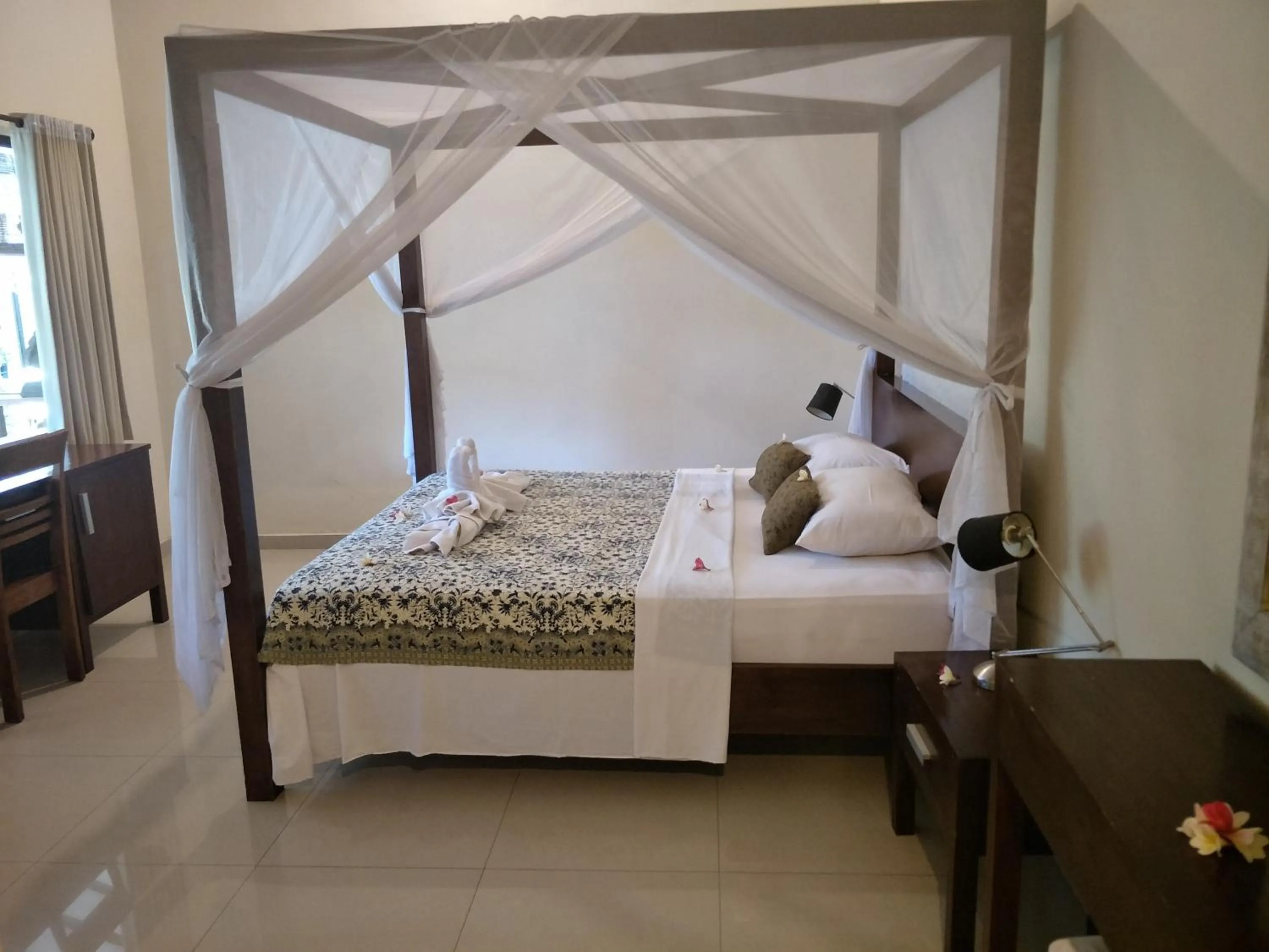 Deluxe Double Room in Frangipani Beach Hotel