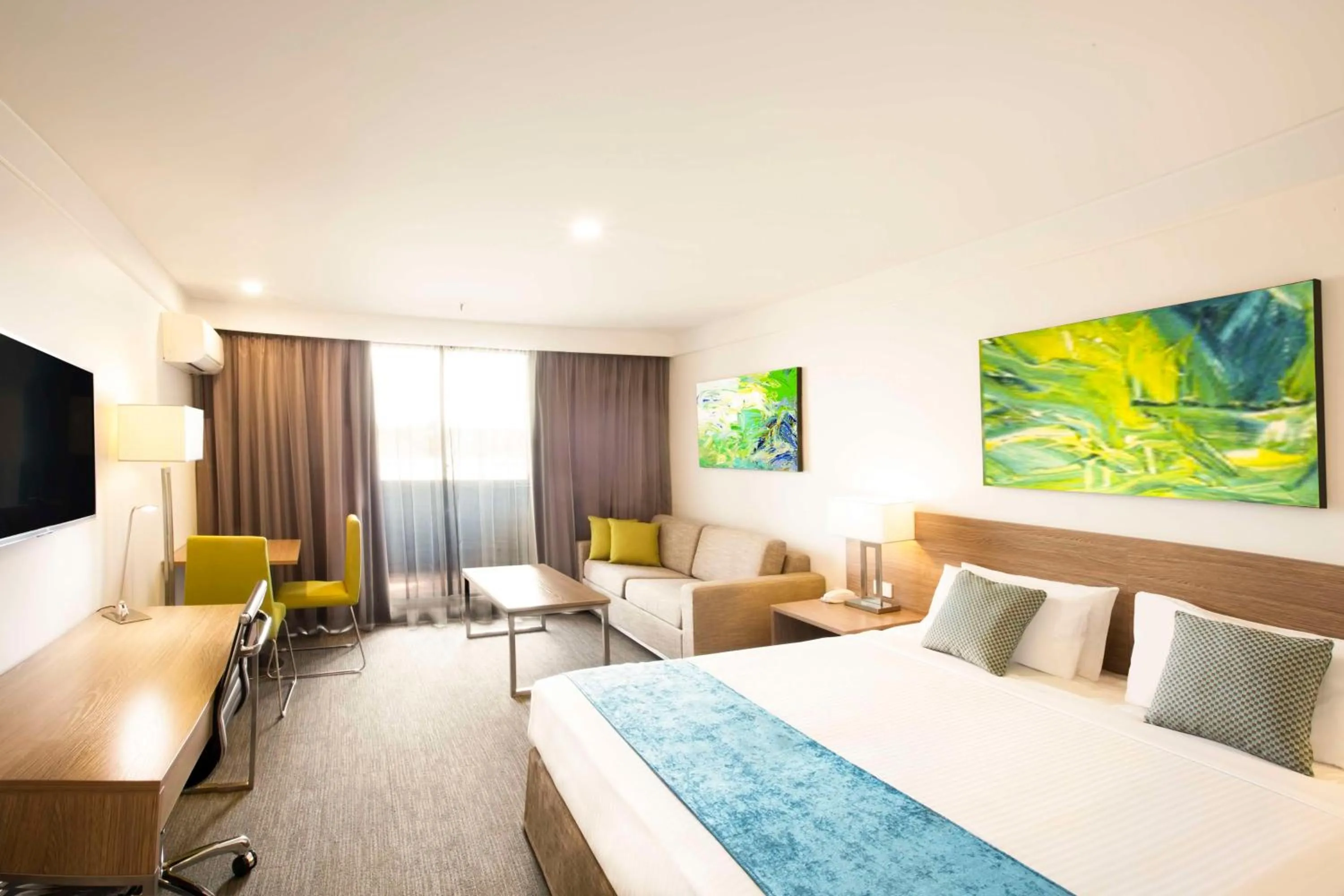 Double or Twin Room in Metro Aspire Hotel Sydney