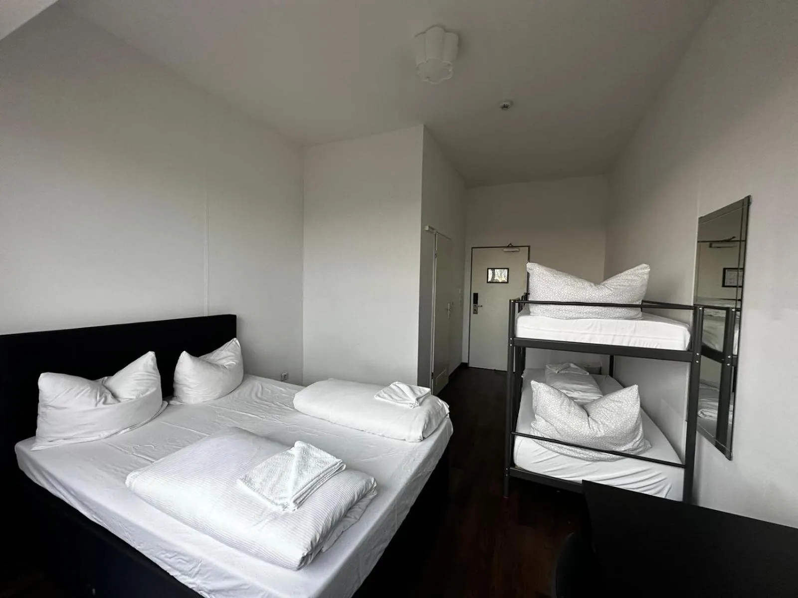 Quadruple Room in Ootel.com