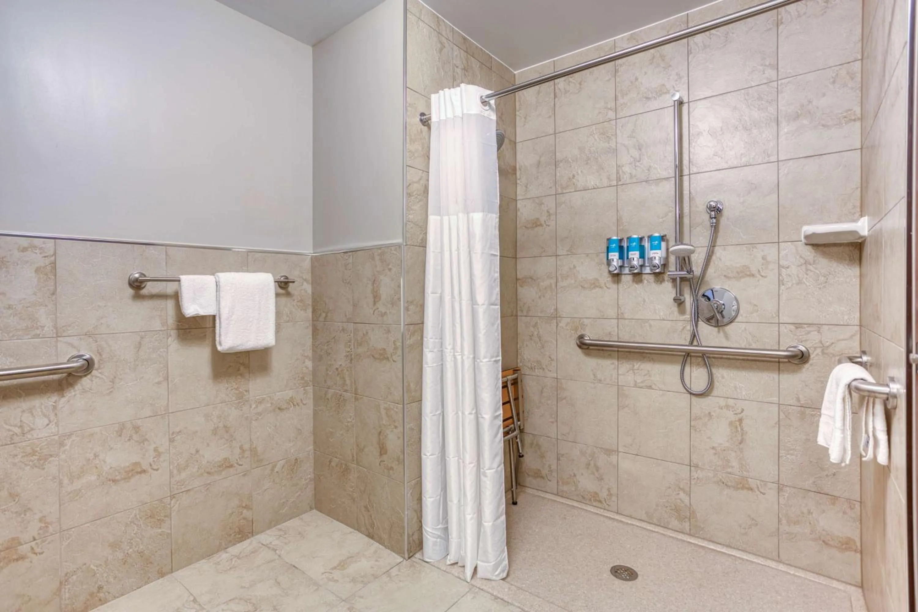 Superior Queen Room with Two Queen Beds -  Hearing Accessible, Roll-in Shower in Drury Inn & Suites Cincinnati Northeast Mason