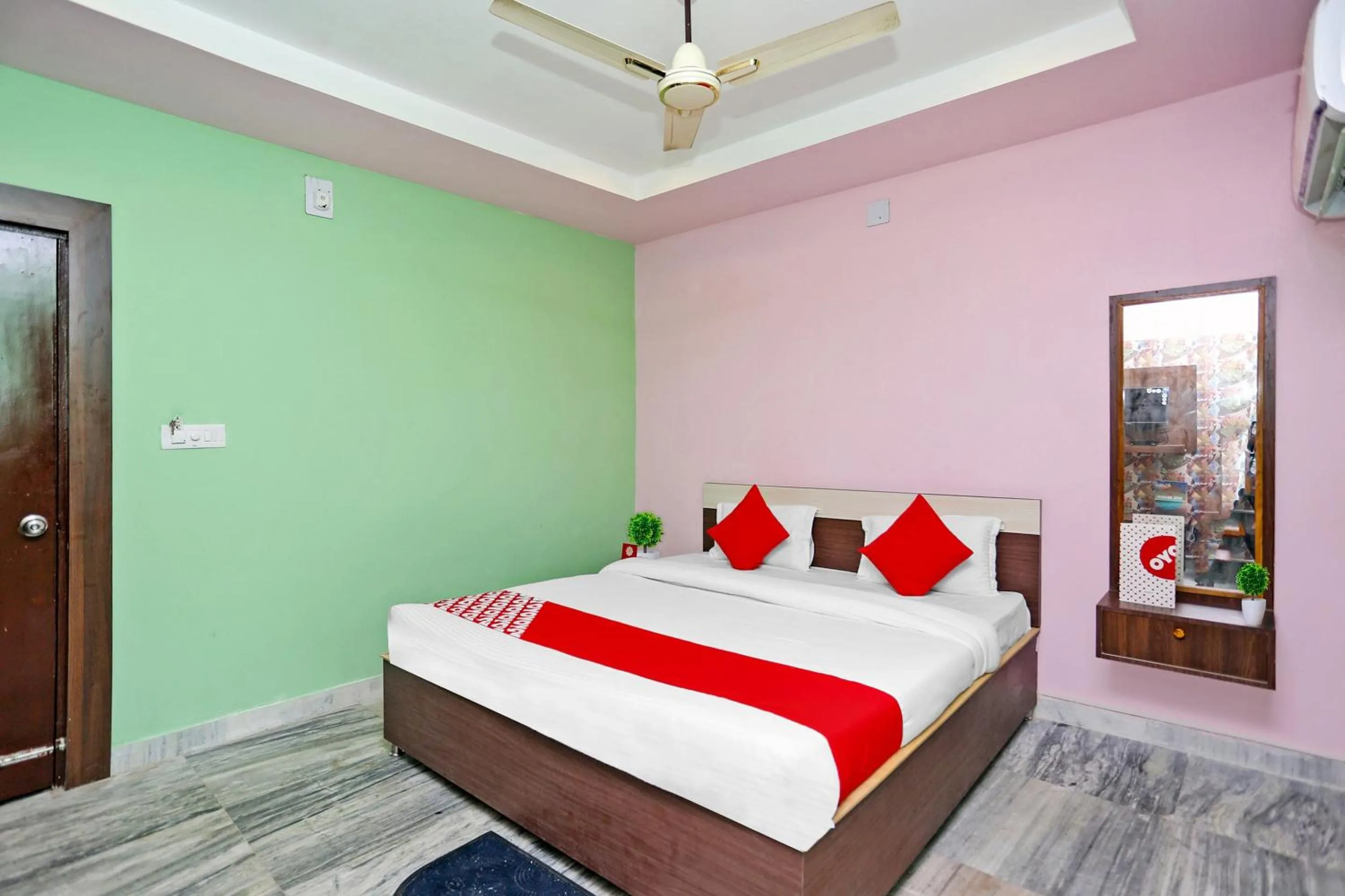 Classic Triple Room - single occupancy in Collection O Aryan hotel