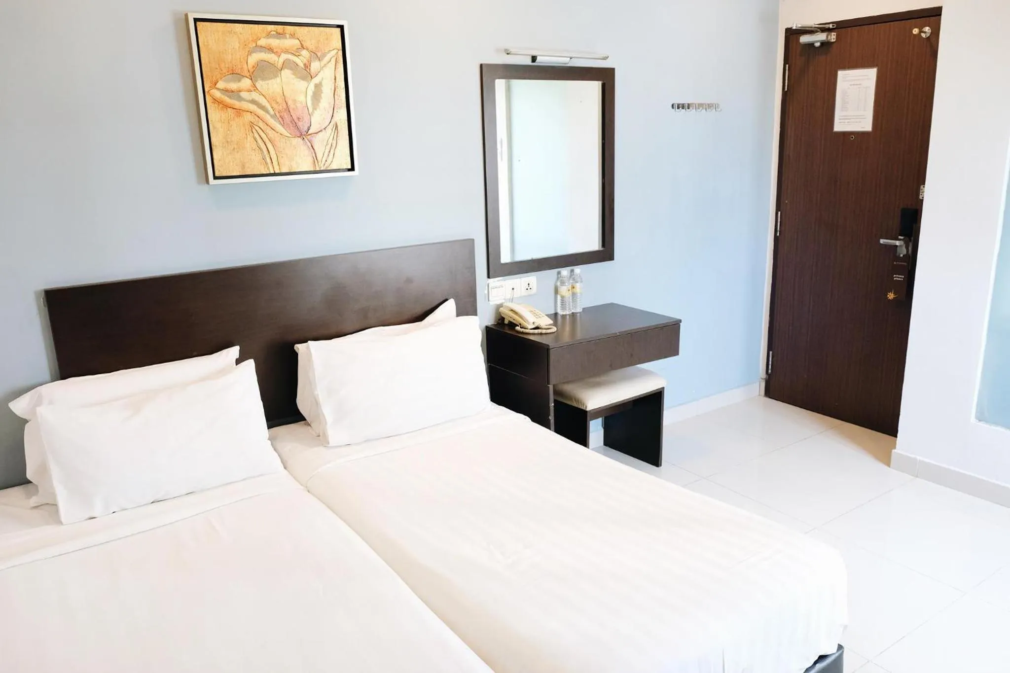 Superior Twin Room in De Era Hotel