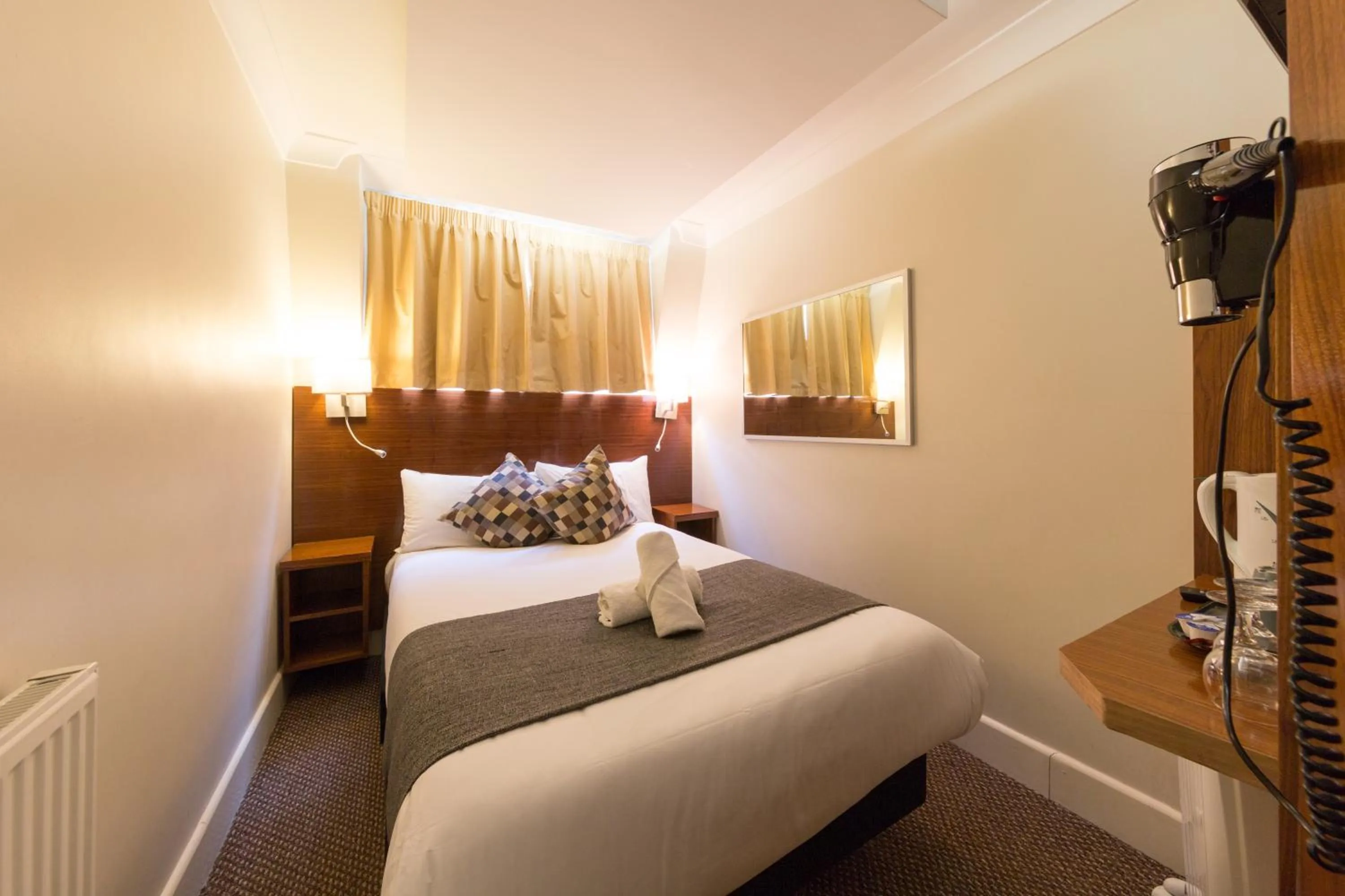 Double Room with Private Bathroom in Chester Hotel