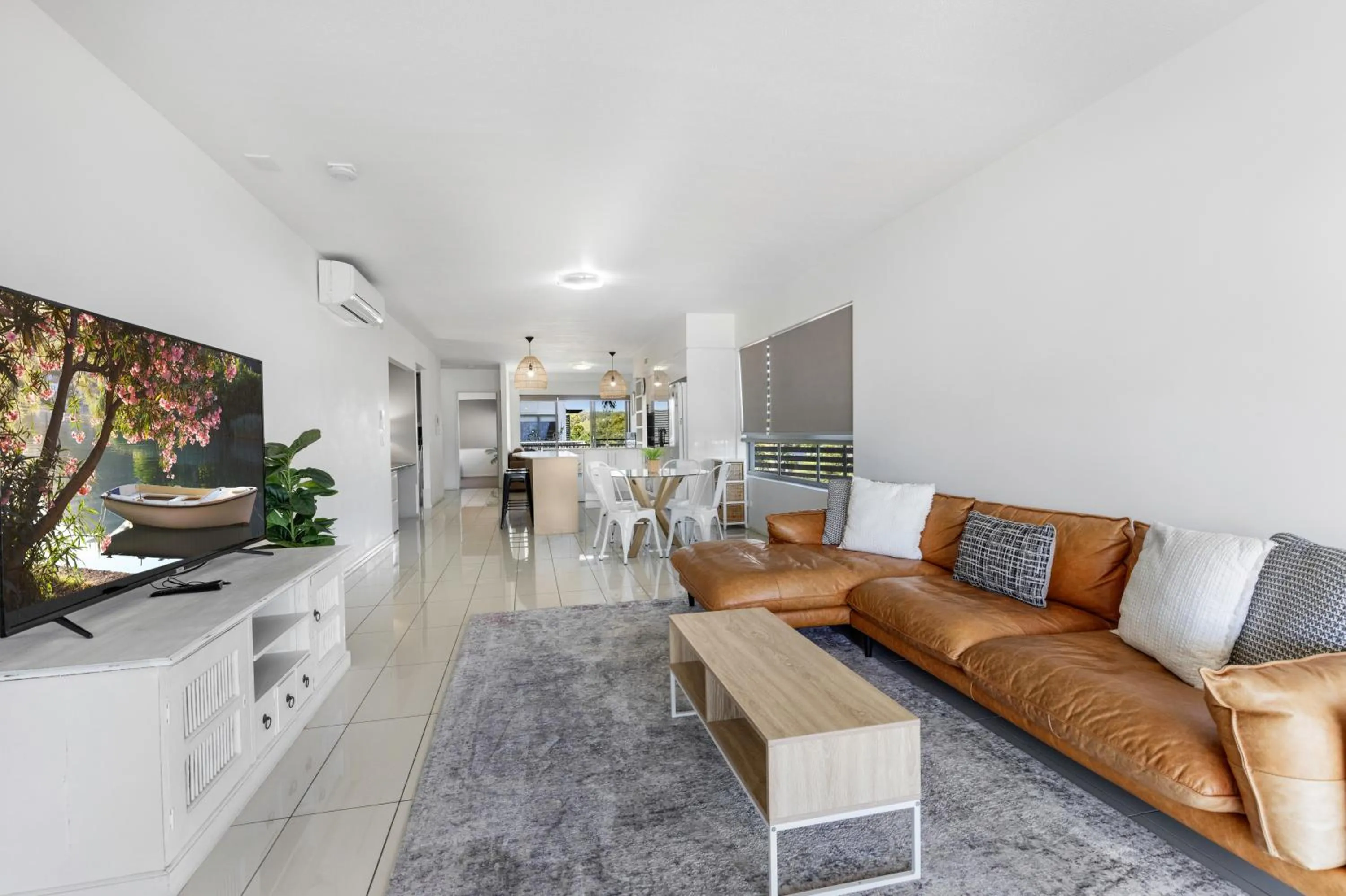 Two-Bedroom Apartment Ocean View in Beaches on Lammermoor Apartments