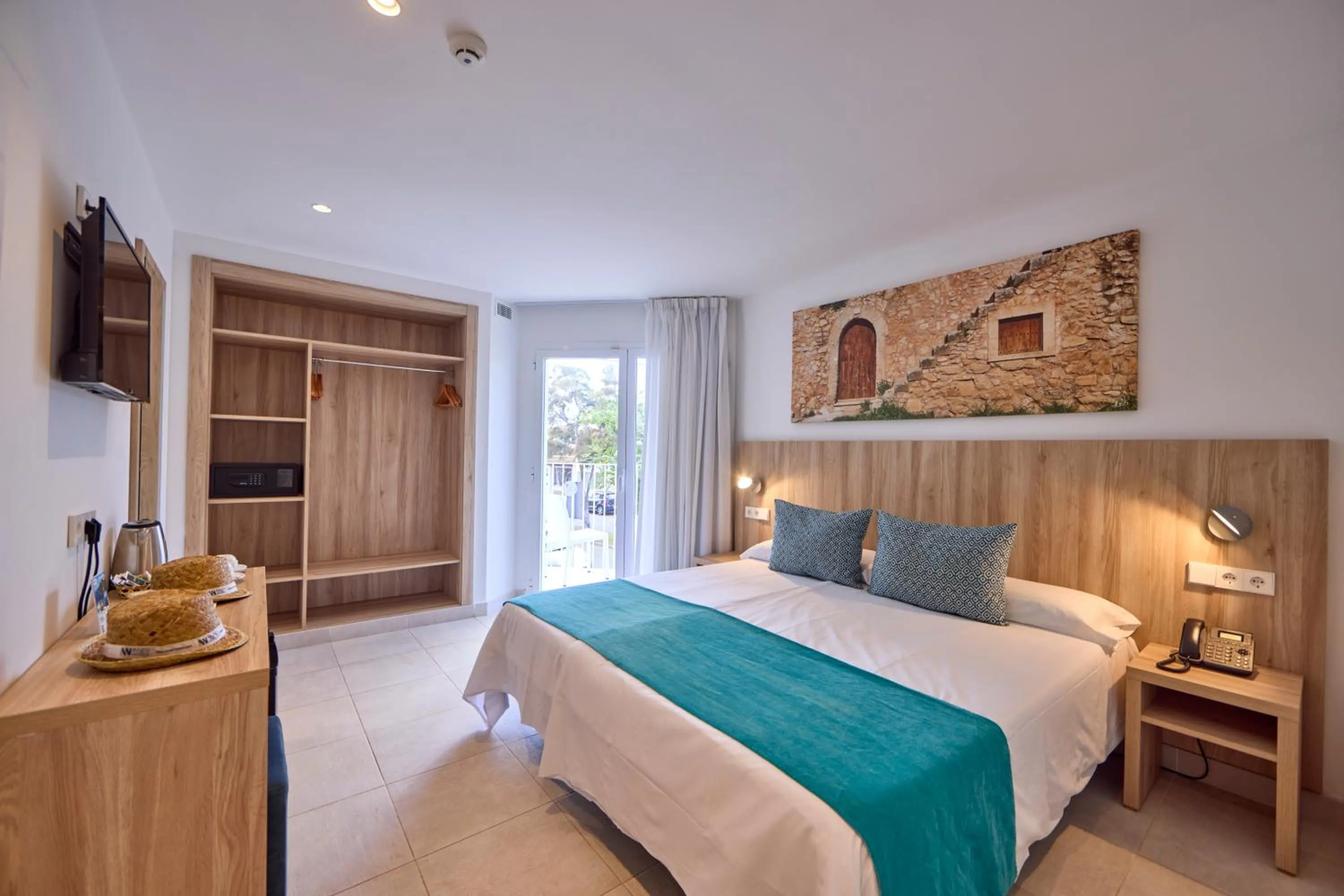 Deluxe Double Room with Balcony in INNER Hotel Rupit "Adults Only"