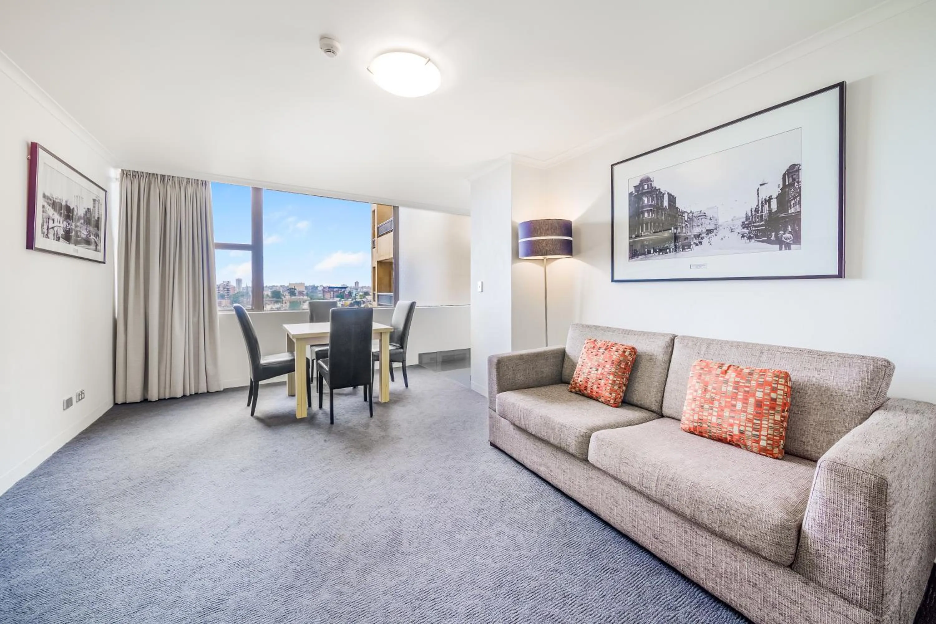 Two-Bedroom Apartment in Oaks Sydney Hyde Park Suites