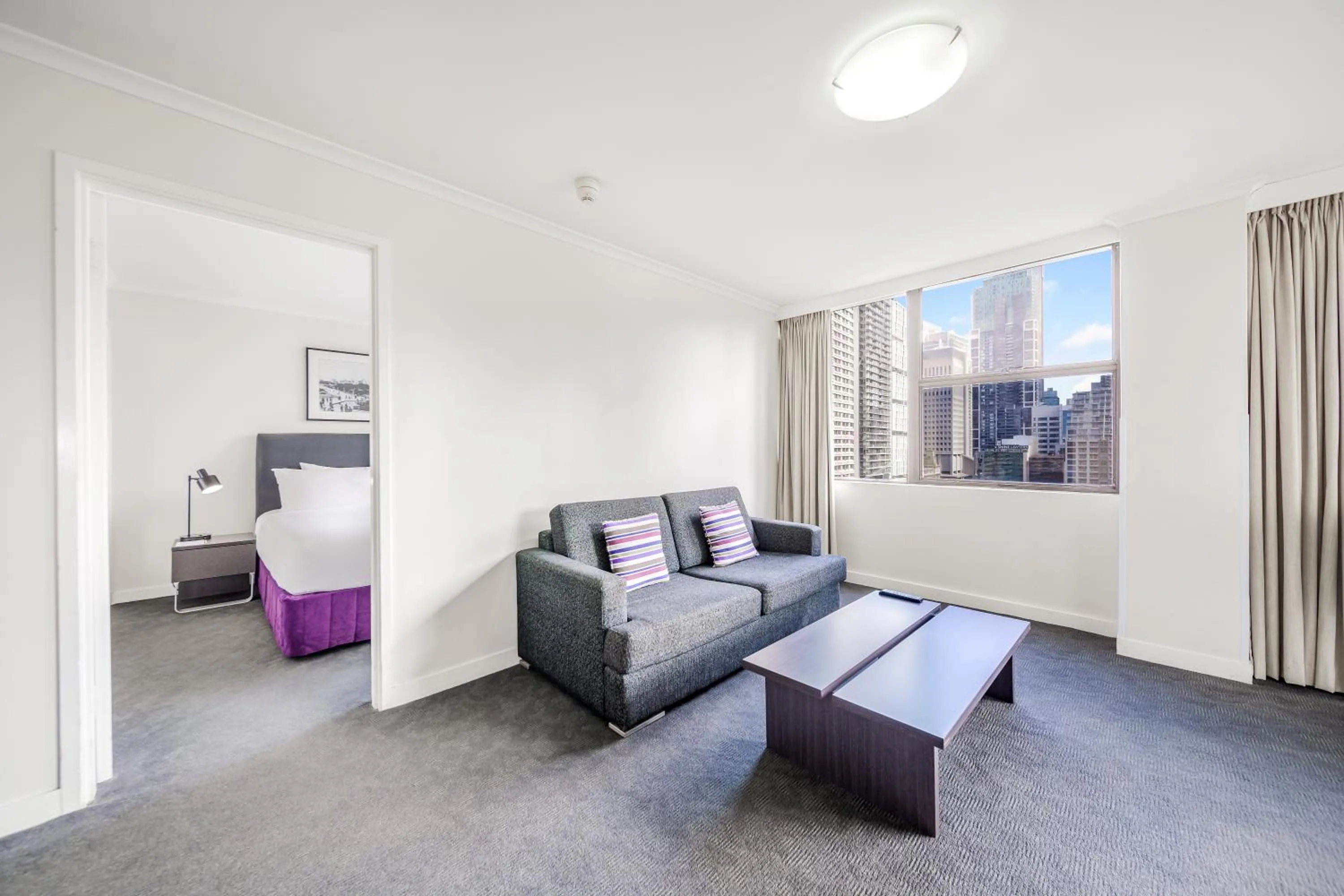 Executive One-Bedroom Apartment in Oaks Sydney Hyde Park Suites
