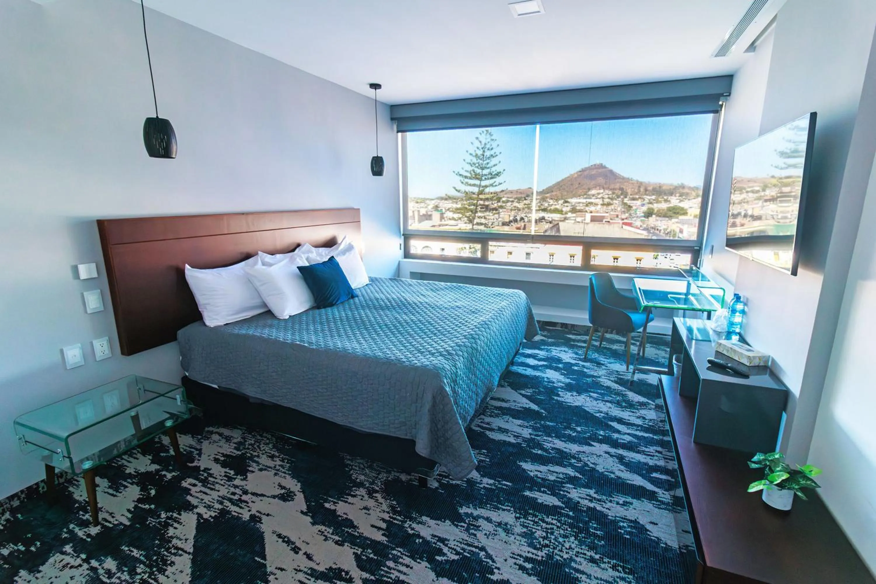 Superior King Room - single occupancy in Hotel Fray Junipero Serra