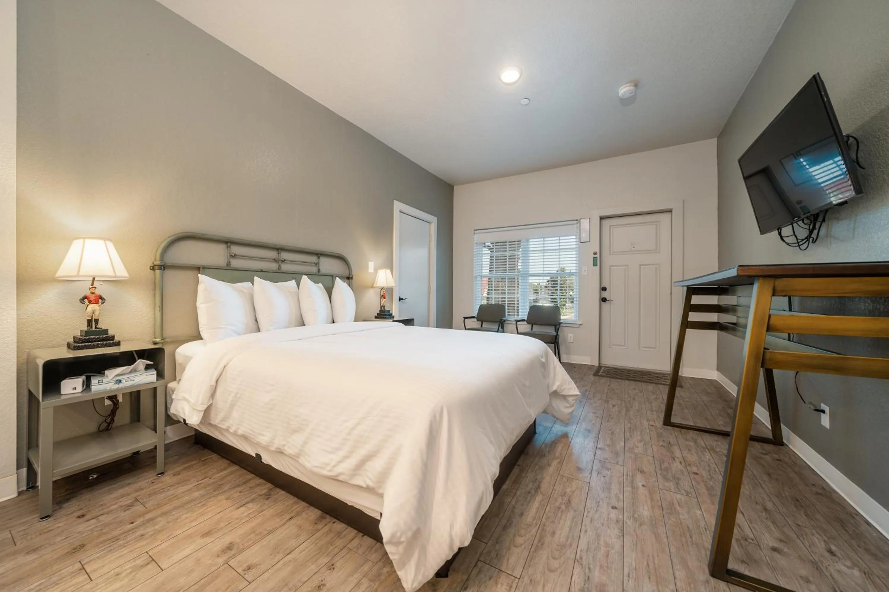 Queen Studio in Best Court