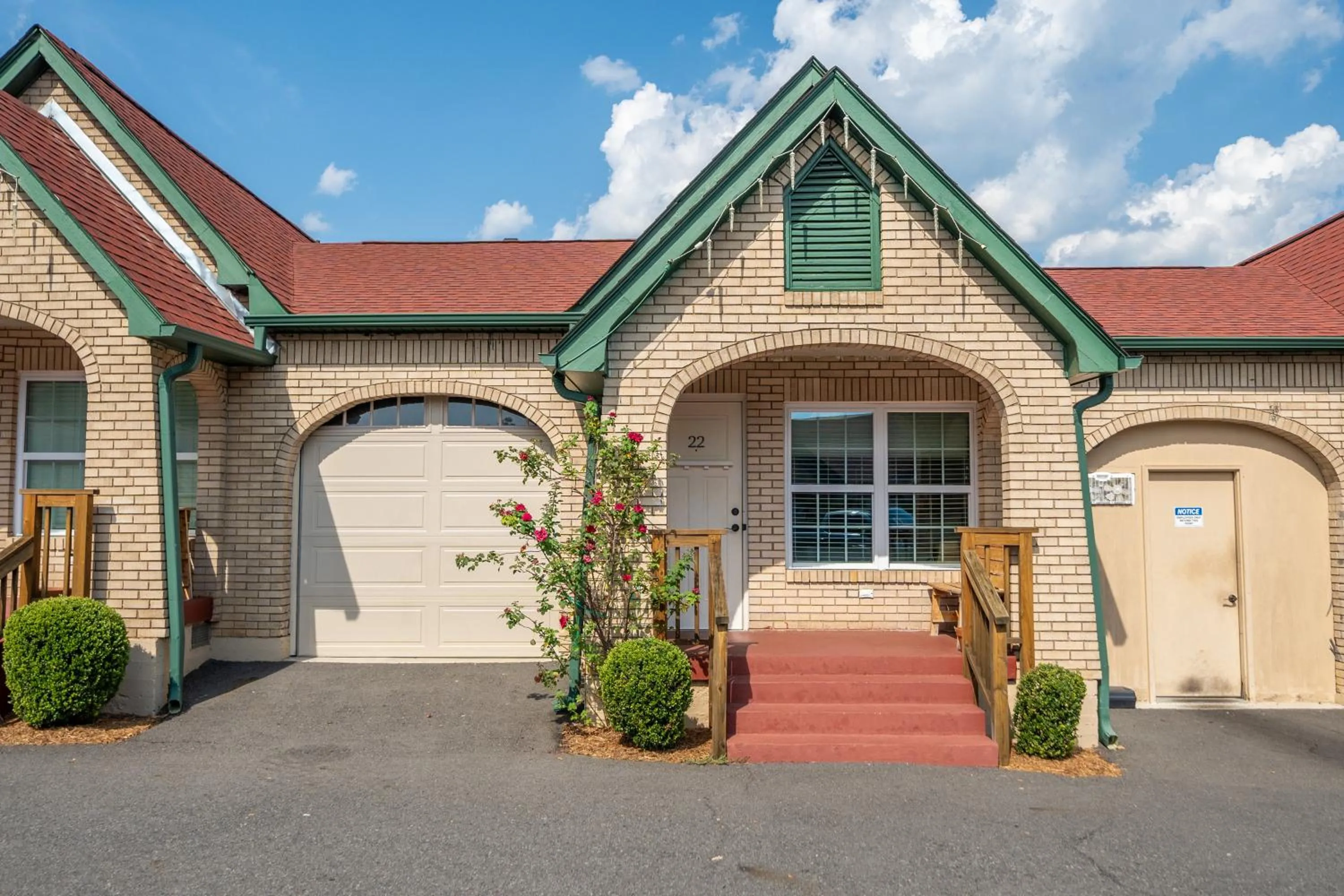 Studio in Best Court