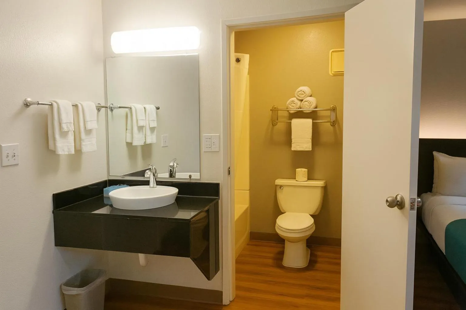 Superior Queen Room in Motel 6-Duluth, MN