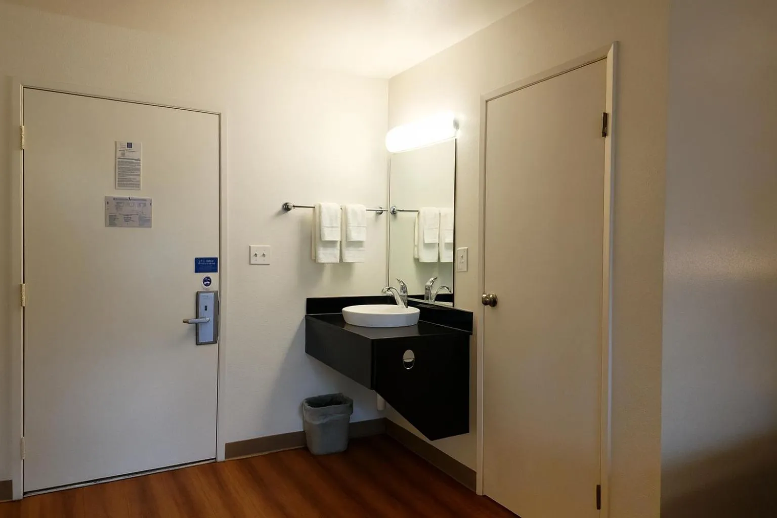 Deluxe Quadruple Room - Smoking in Motel 6-Duluth, MN