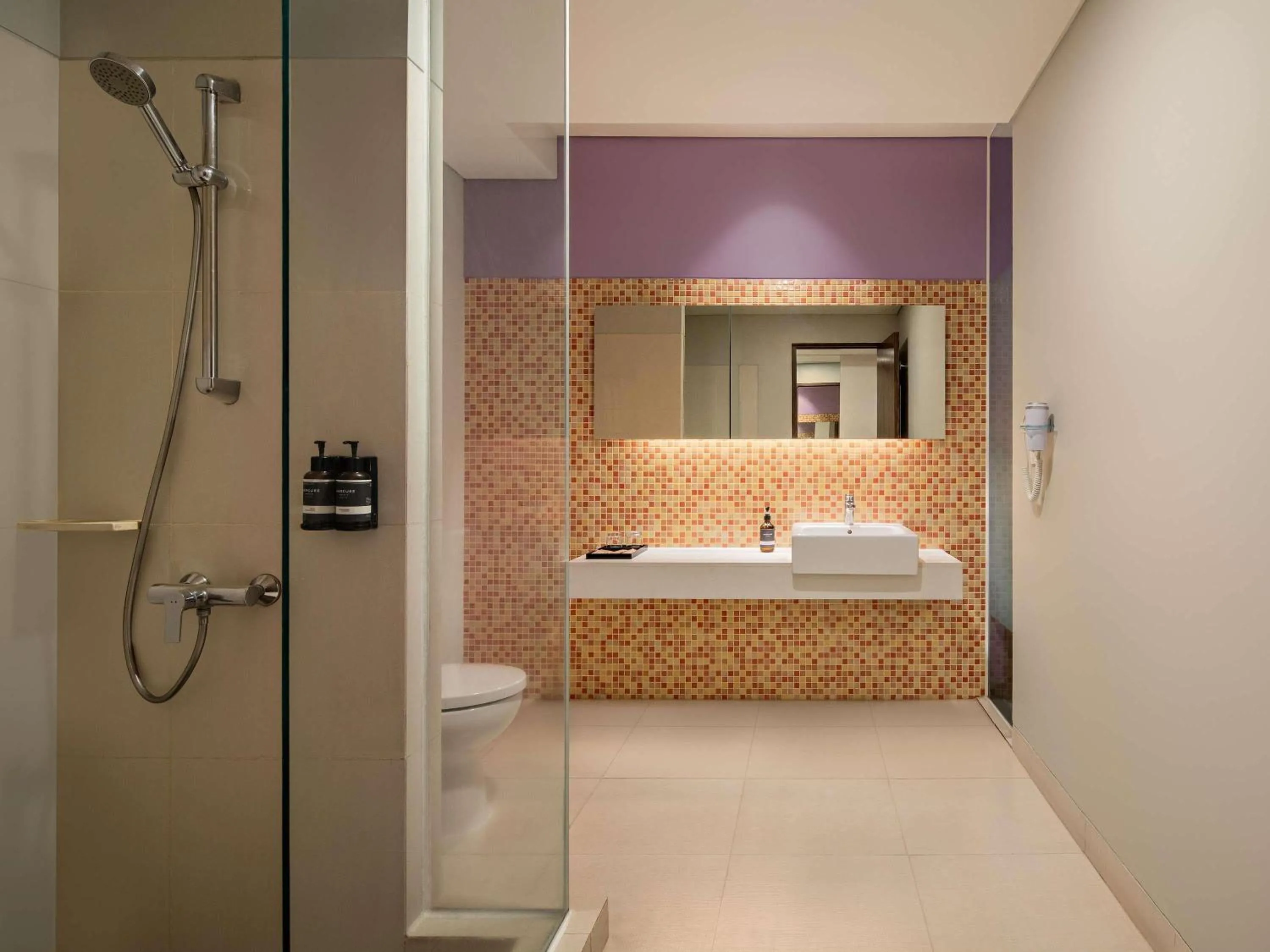 Superior Twin Room in Mercure Padang