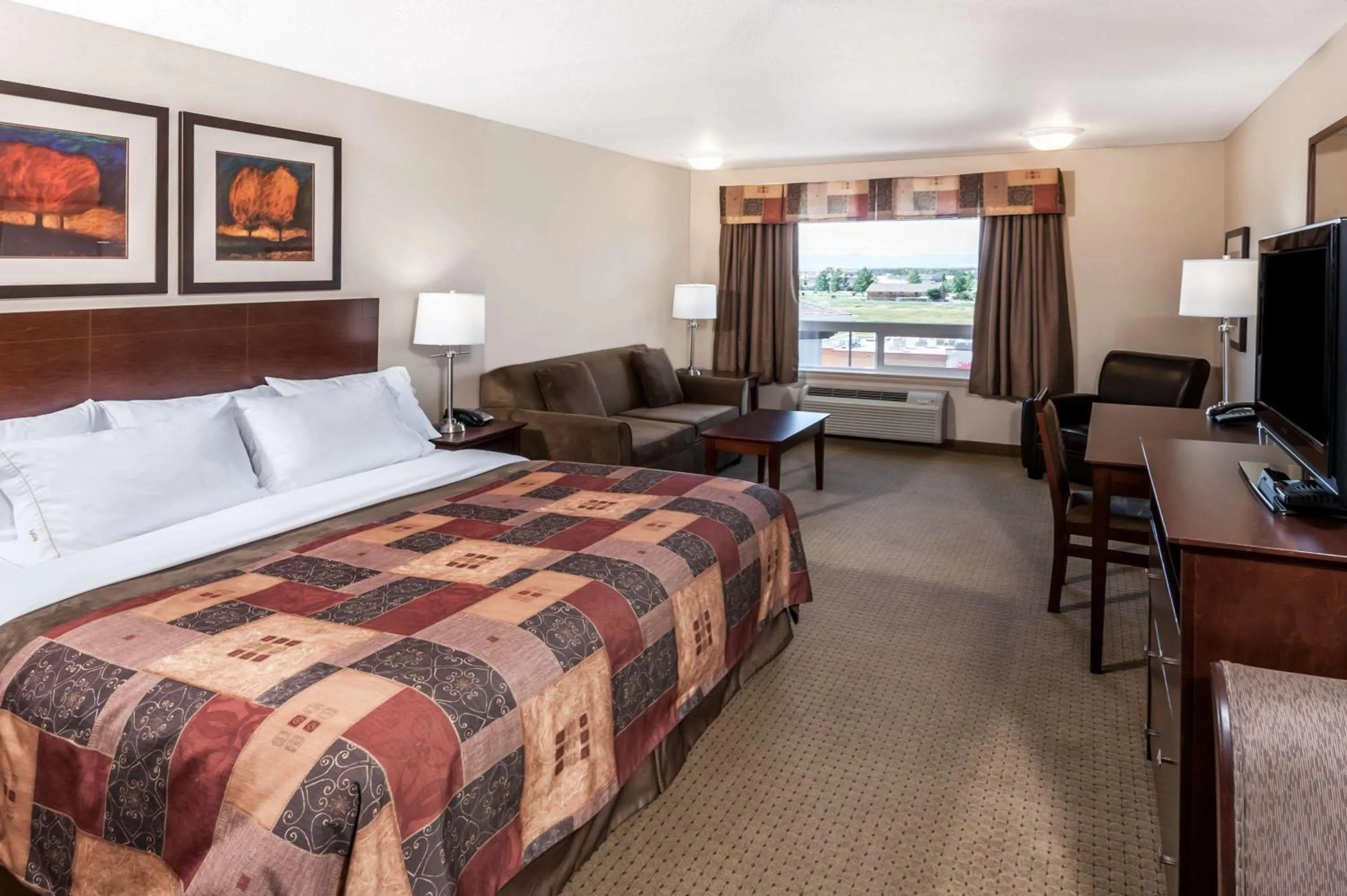 King Room - Disability Access - Non-Smoking in Ramada by Wyndham High River