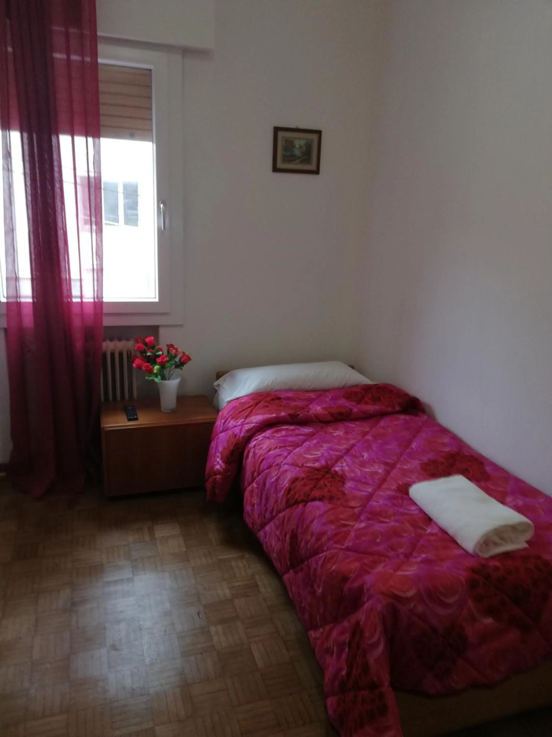Standard Single Room with Shared Bathroom in Venice Holiday
