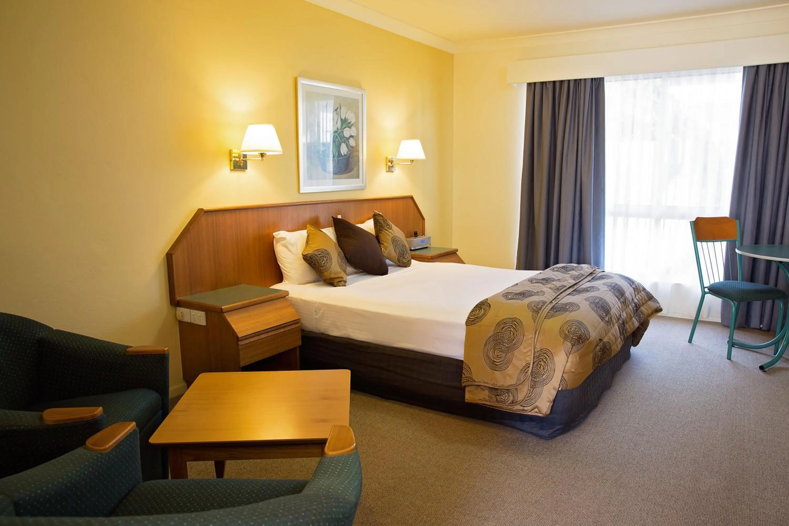 Superior Queen  in White Lace Motor Inn