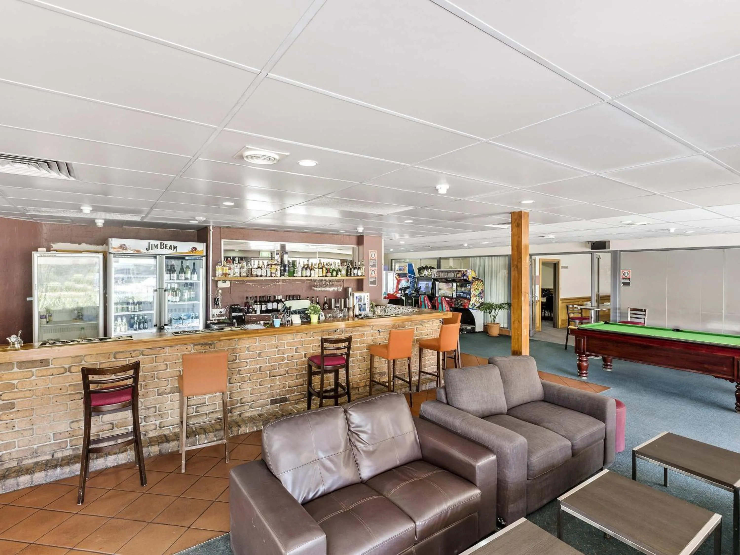 Lounge or bar in ibis Styles Canberra Eagle Hawk