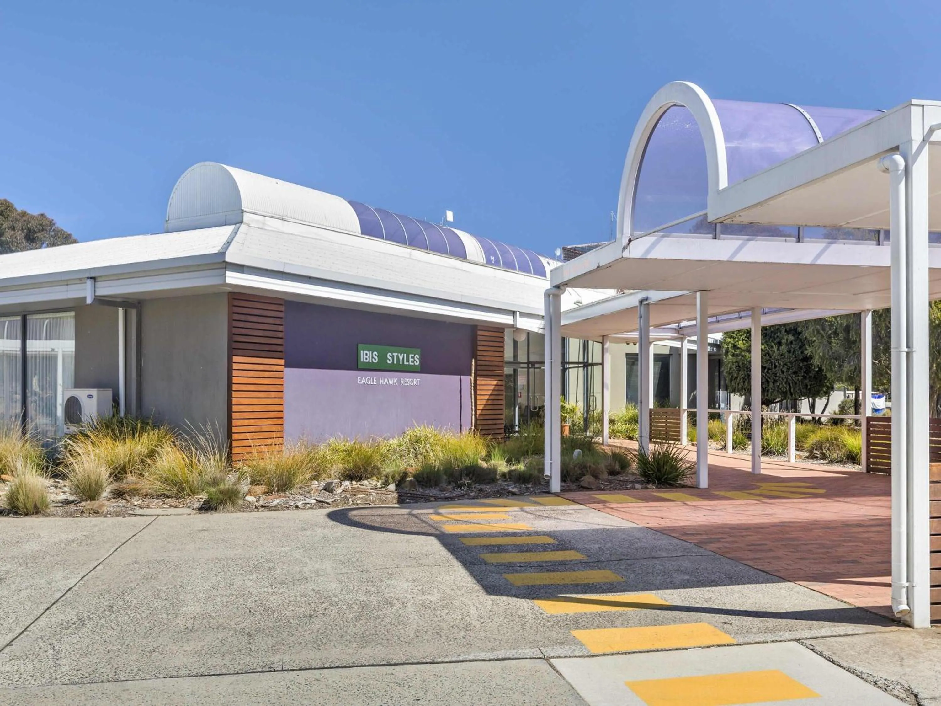 Property building in ibis Styles Canberra Eagle Hawk