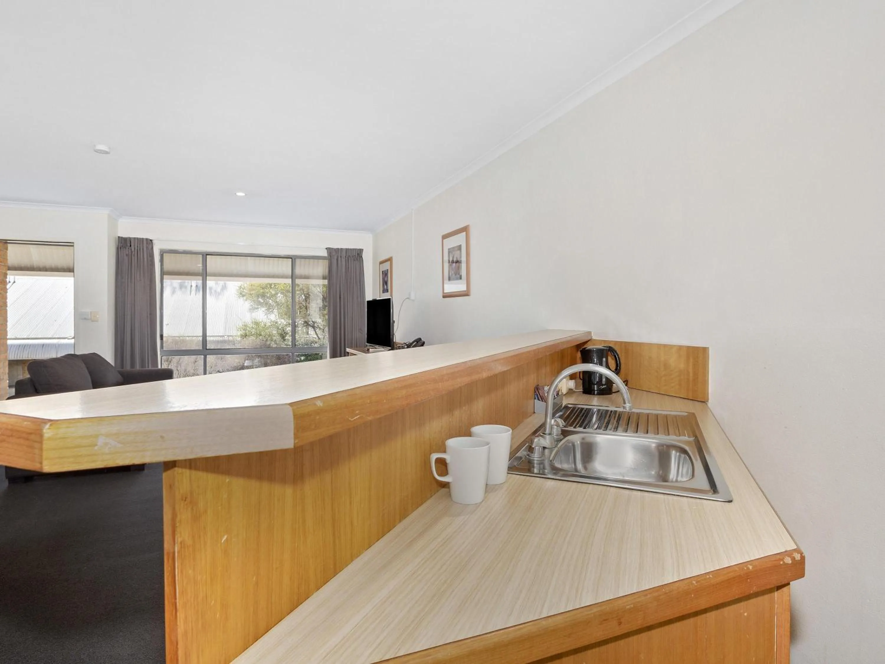 Bedroom in ibis Styles Canberra Eagle Hawk