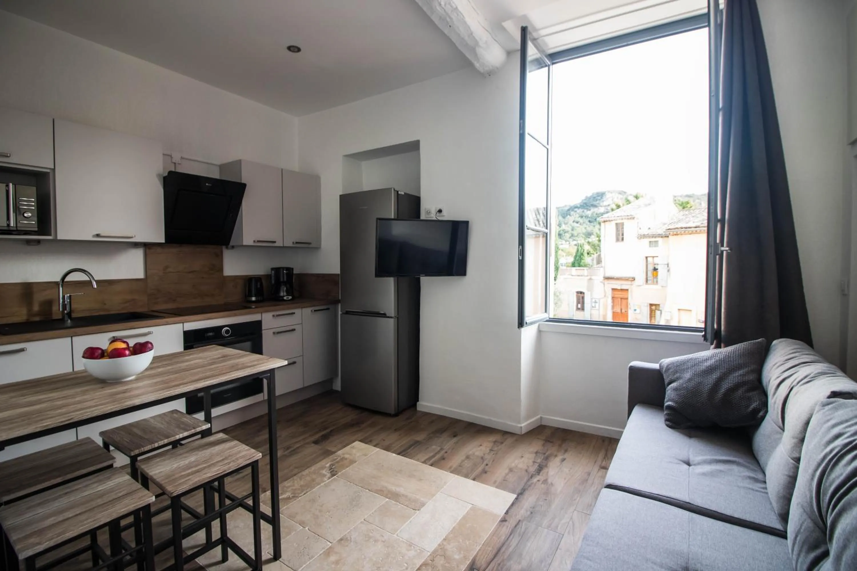 One-Bedroom Superior Apartment in La Villa Tria Castella