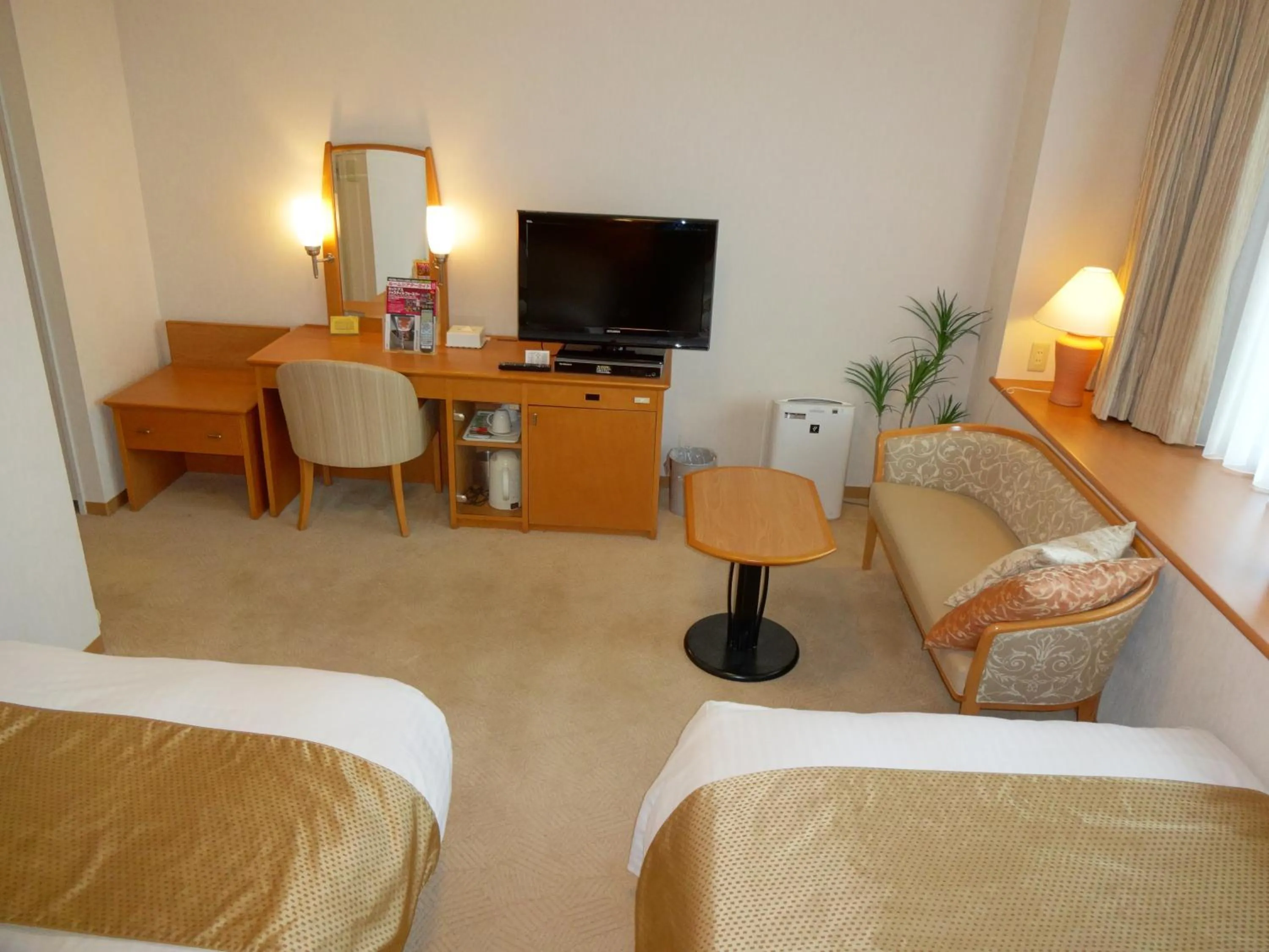 Twin Room in Kobe Luminous Hotel